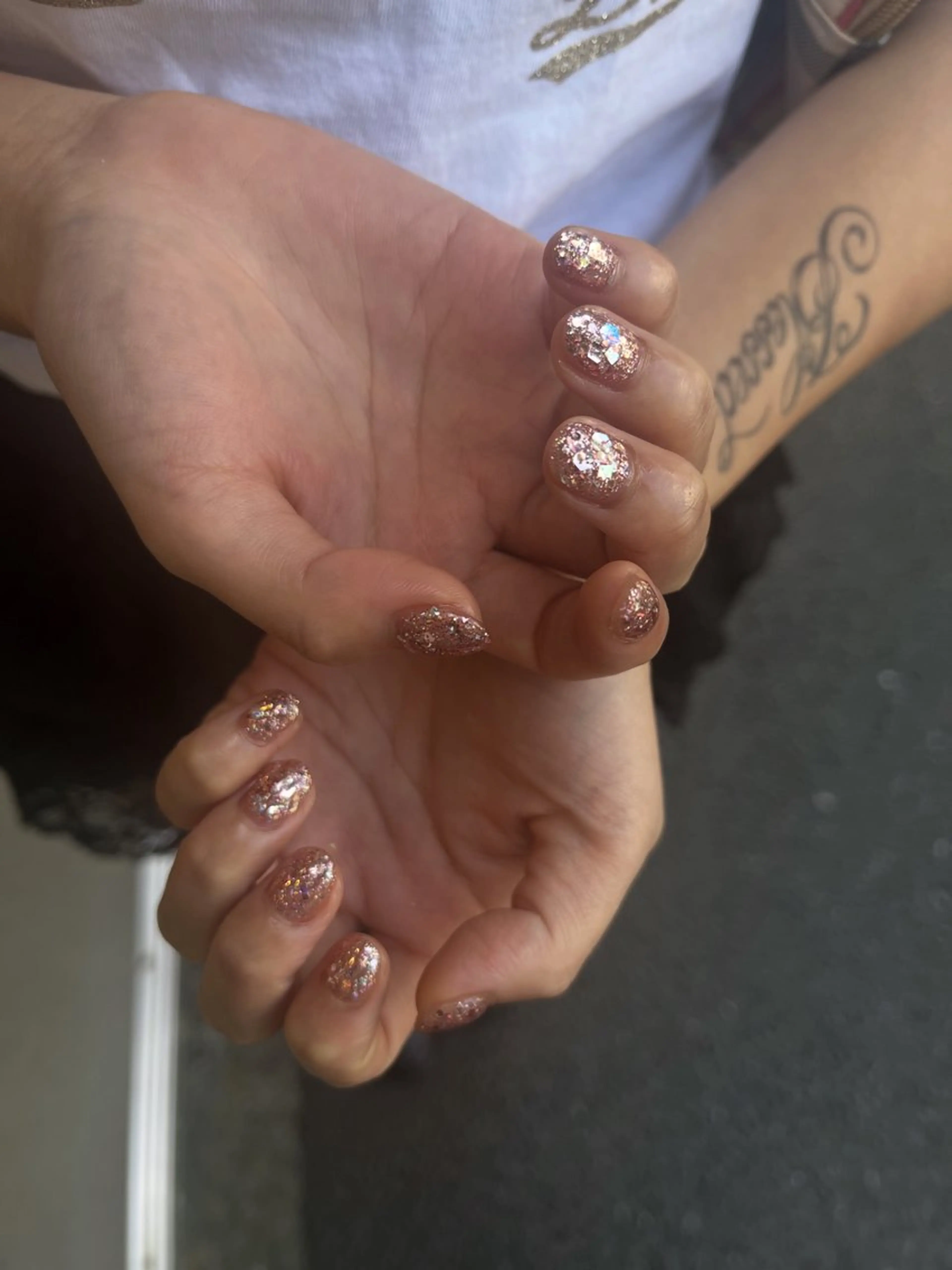 ネイル キラキラネイル ラメ(グリッター) ハンドネイル AT.1011(アトリエテンイレブン)所属・AT.1011 (ハルカ)のネイルデザイン