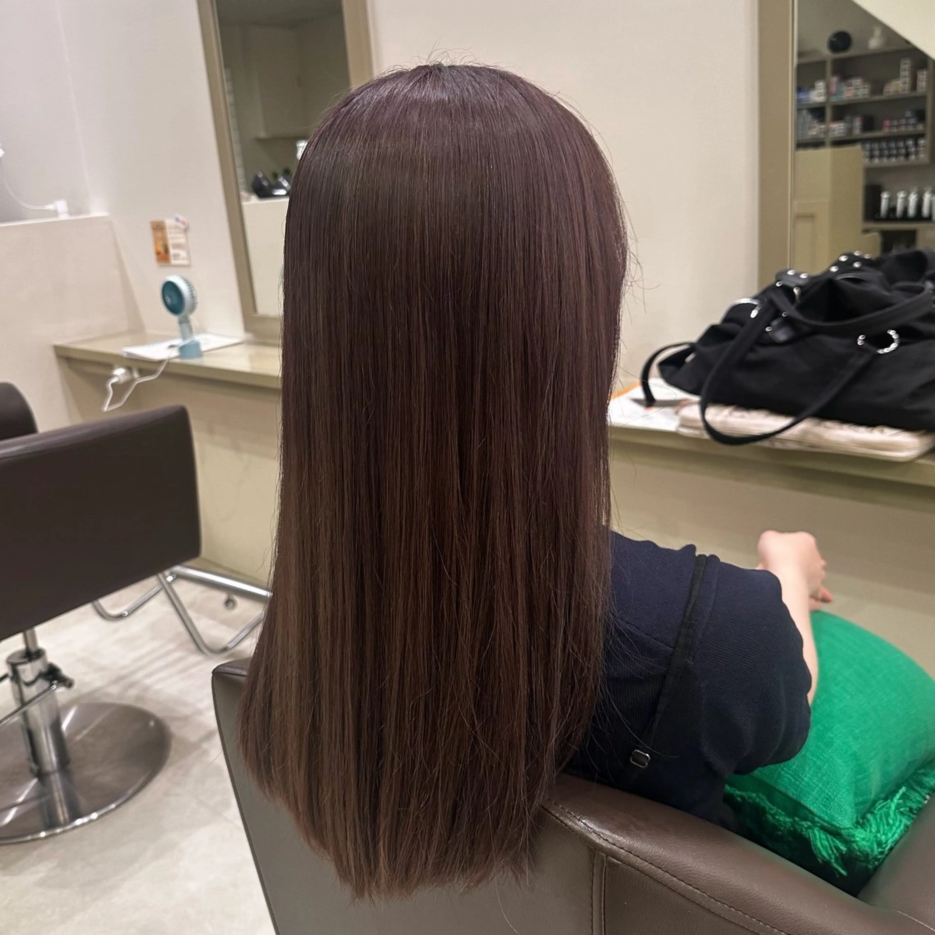 ロング カラー ヘアカラー 中川 海那のヘアスタイル