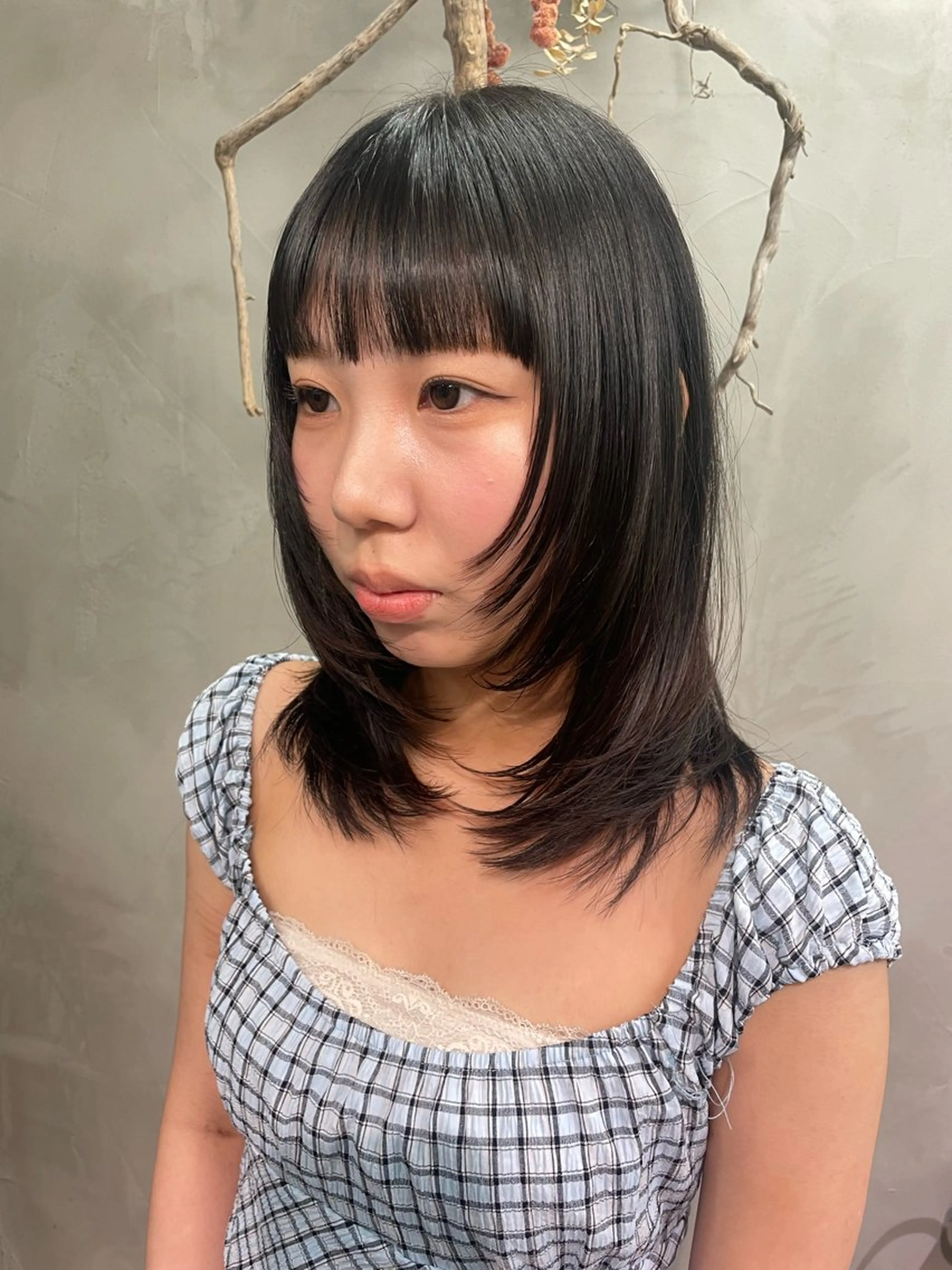 ミディアム レイヤーカット 長野 温佳のヘアスタイル