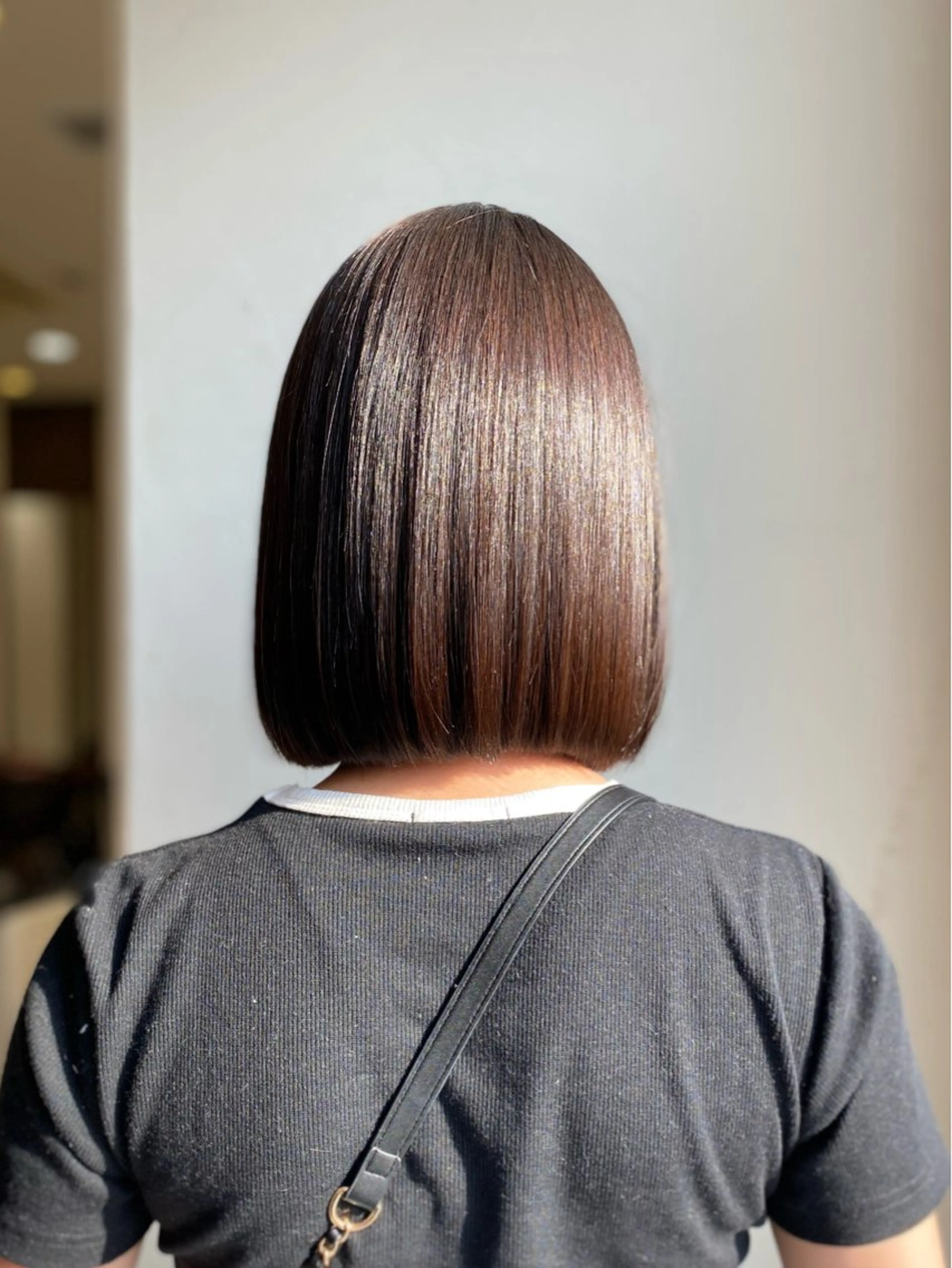 ミディアム 切りっぱなしボブ ボブ カット 縮毛矯正 トリートメント 横手 亜紀のヘアスタイル