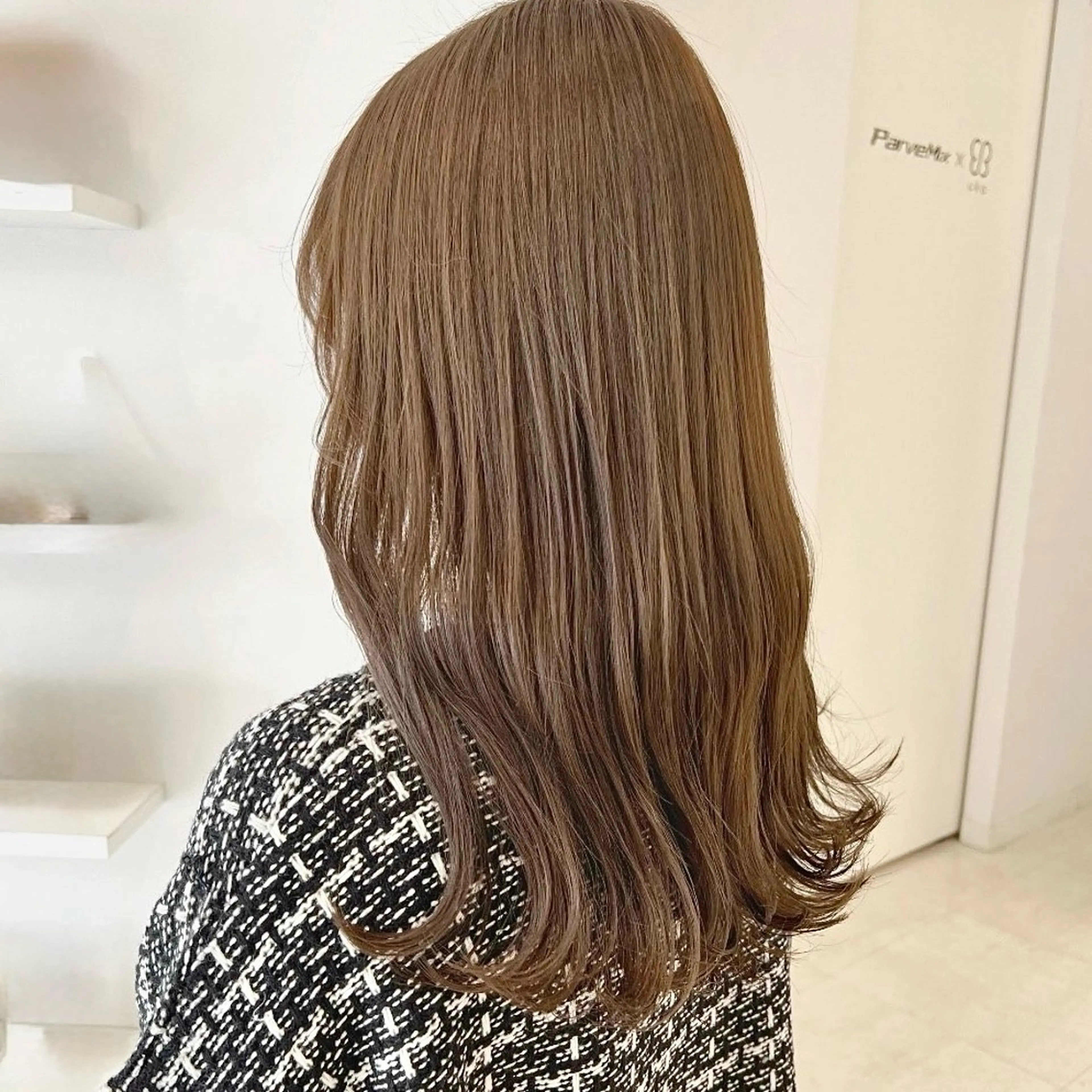 セミロング カラー ヘアカラー ParveMix￤ 大賀さつき🍨🤍のヘアスタイル