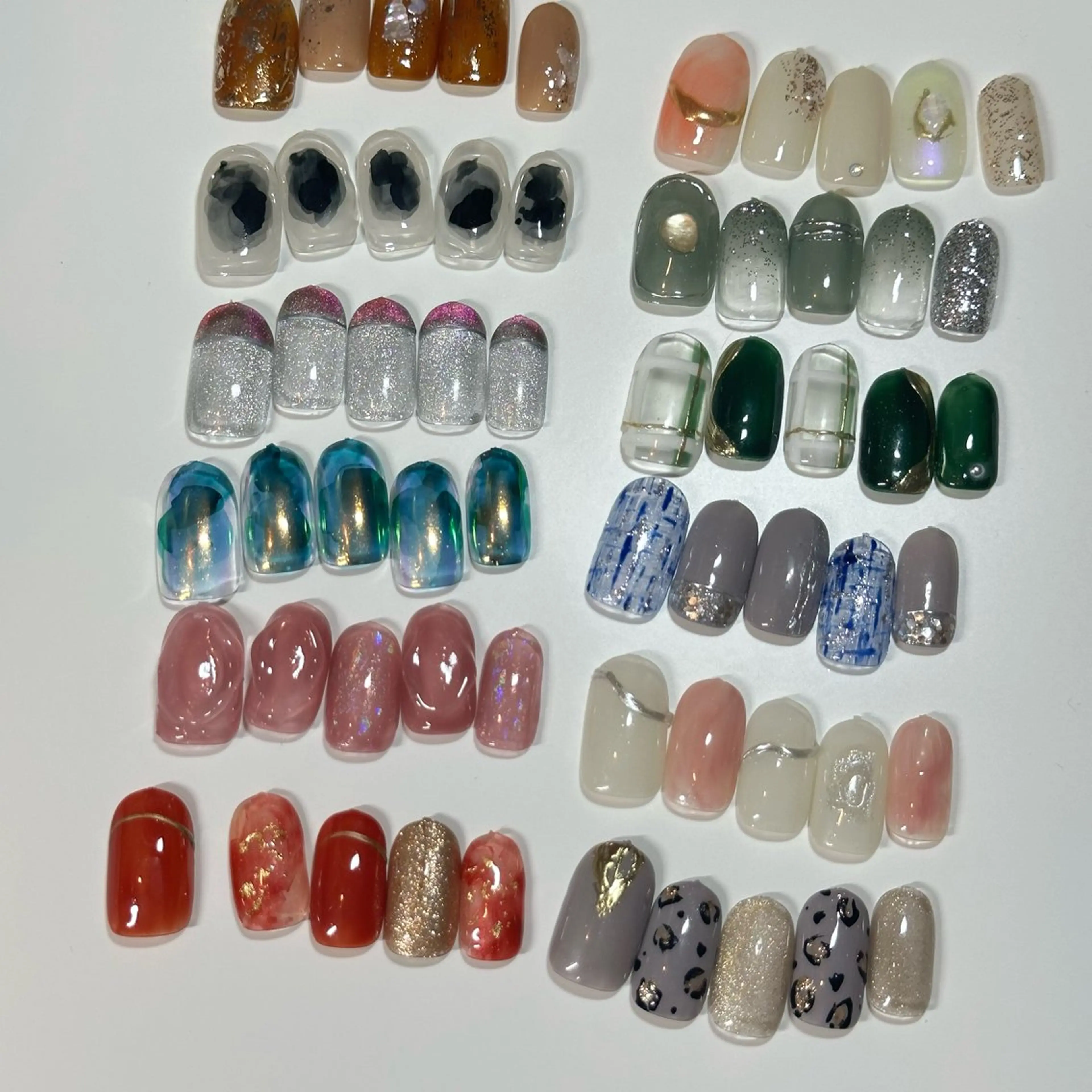 【オフ込】定額ニュアンスデザインハンドネイルの写真