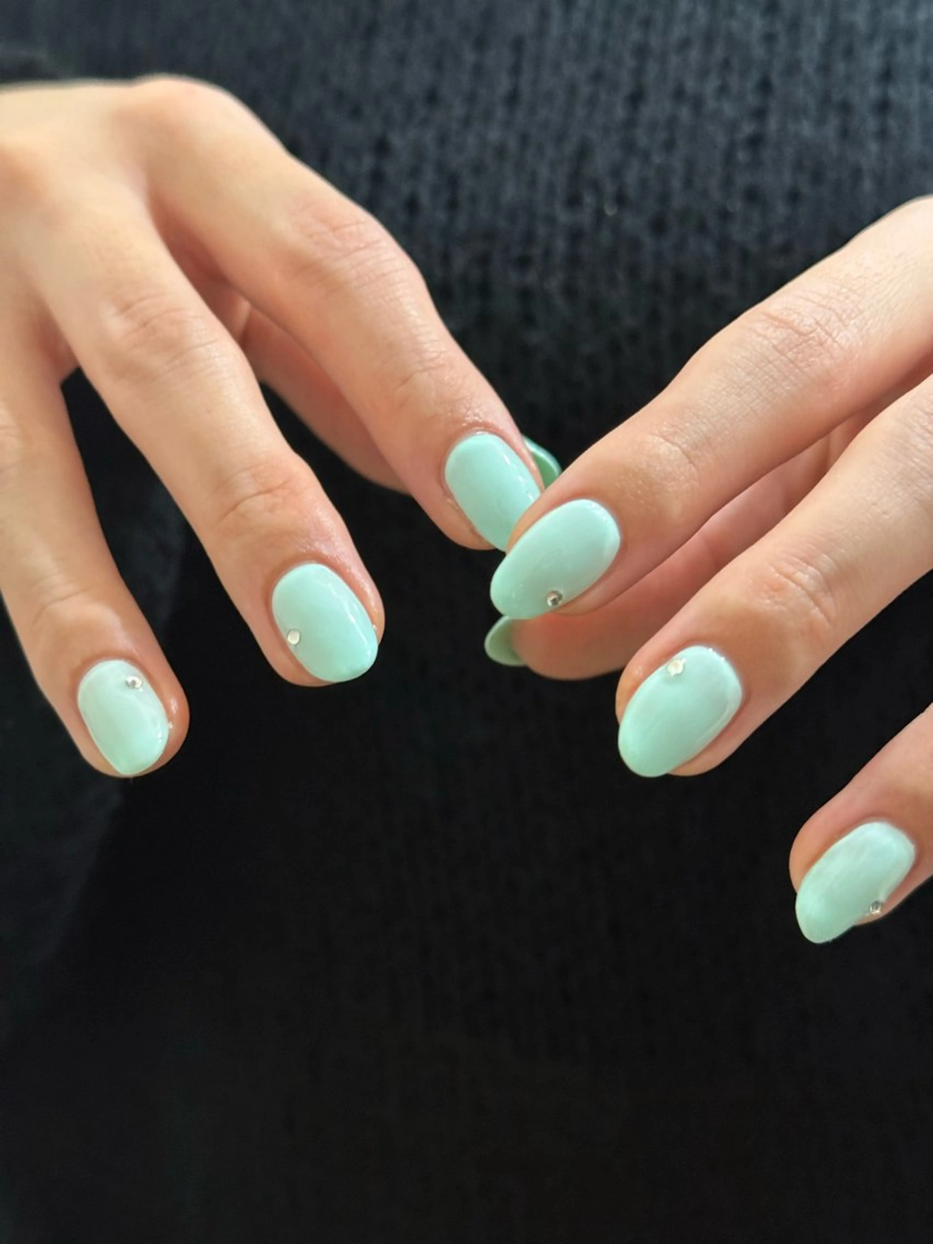 ネイル 水色 ハンドネイル フットネイル kiii.__ ✴︎*のネイルデザイン