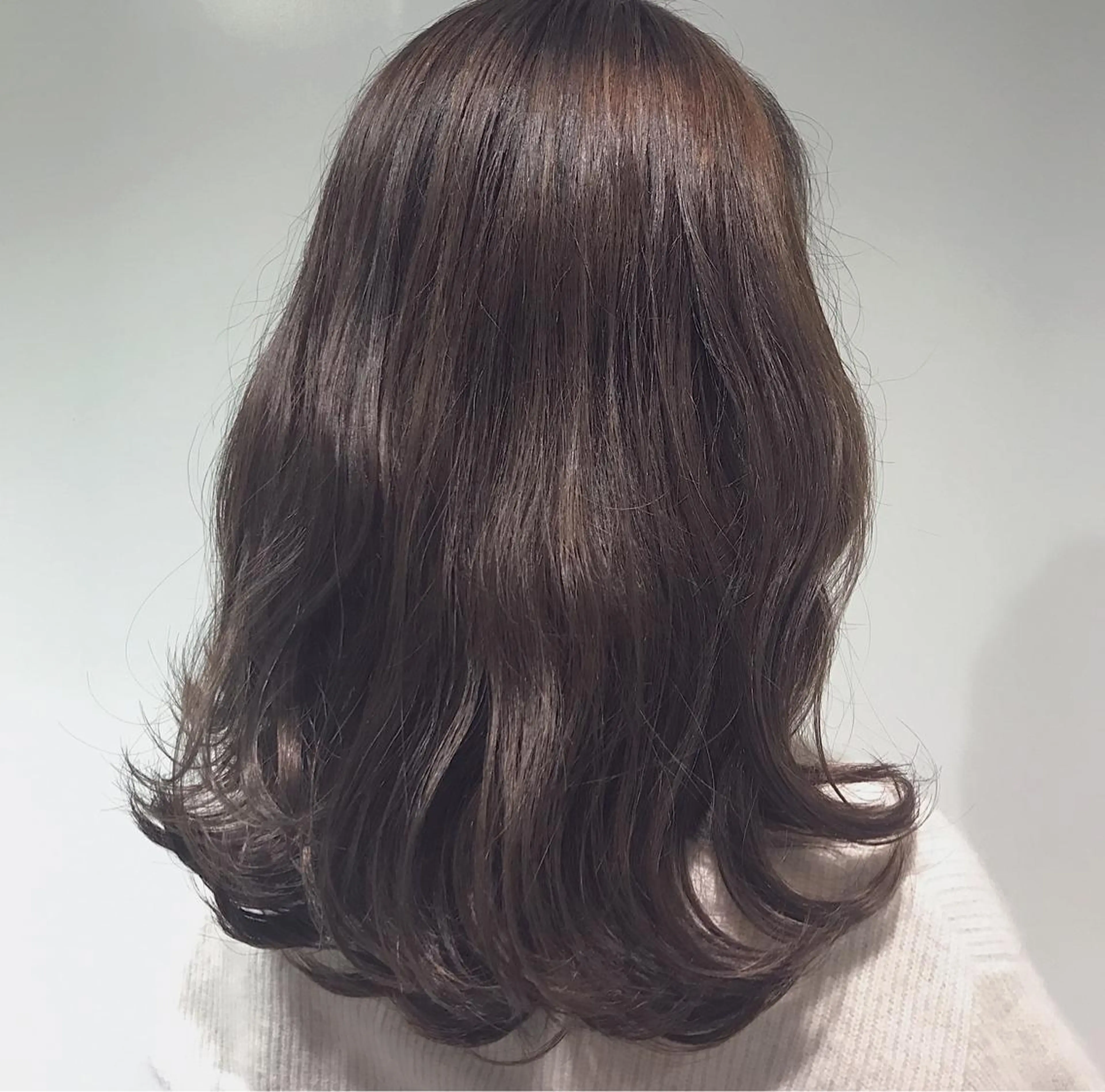 ミディアム カラー ヘアアレンジ アッシュ アッシュブラウン ブラウンカラー Zina渋谷エリア マネージャShionのヘアスタイル