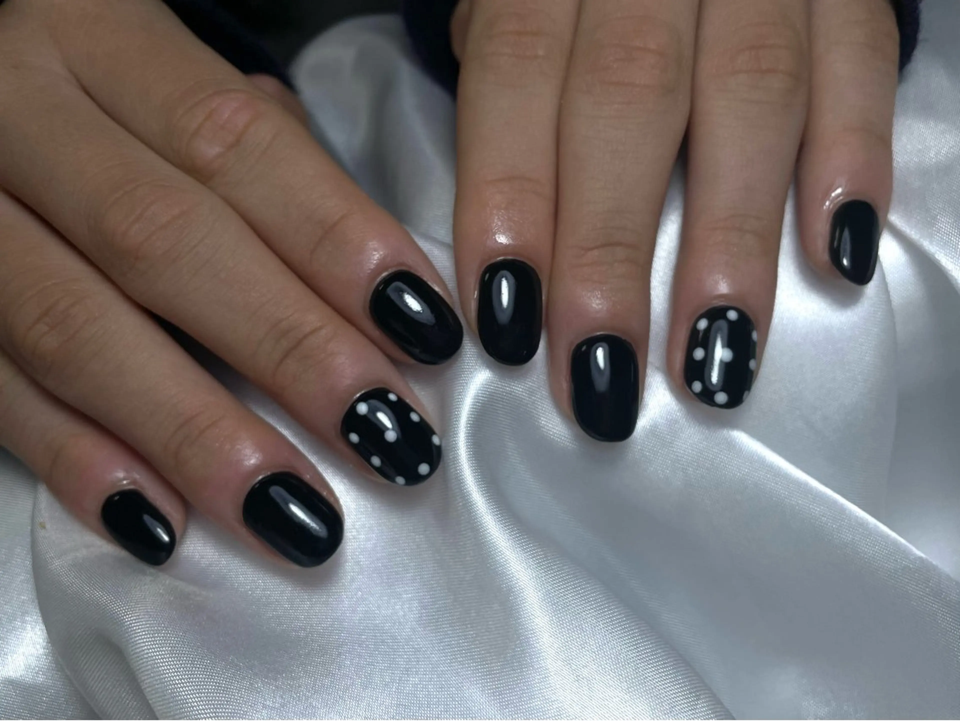 ネイル ドット ハンドネイル alma (アルマ)のネイルデザイン