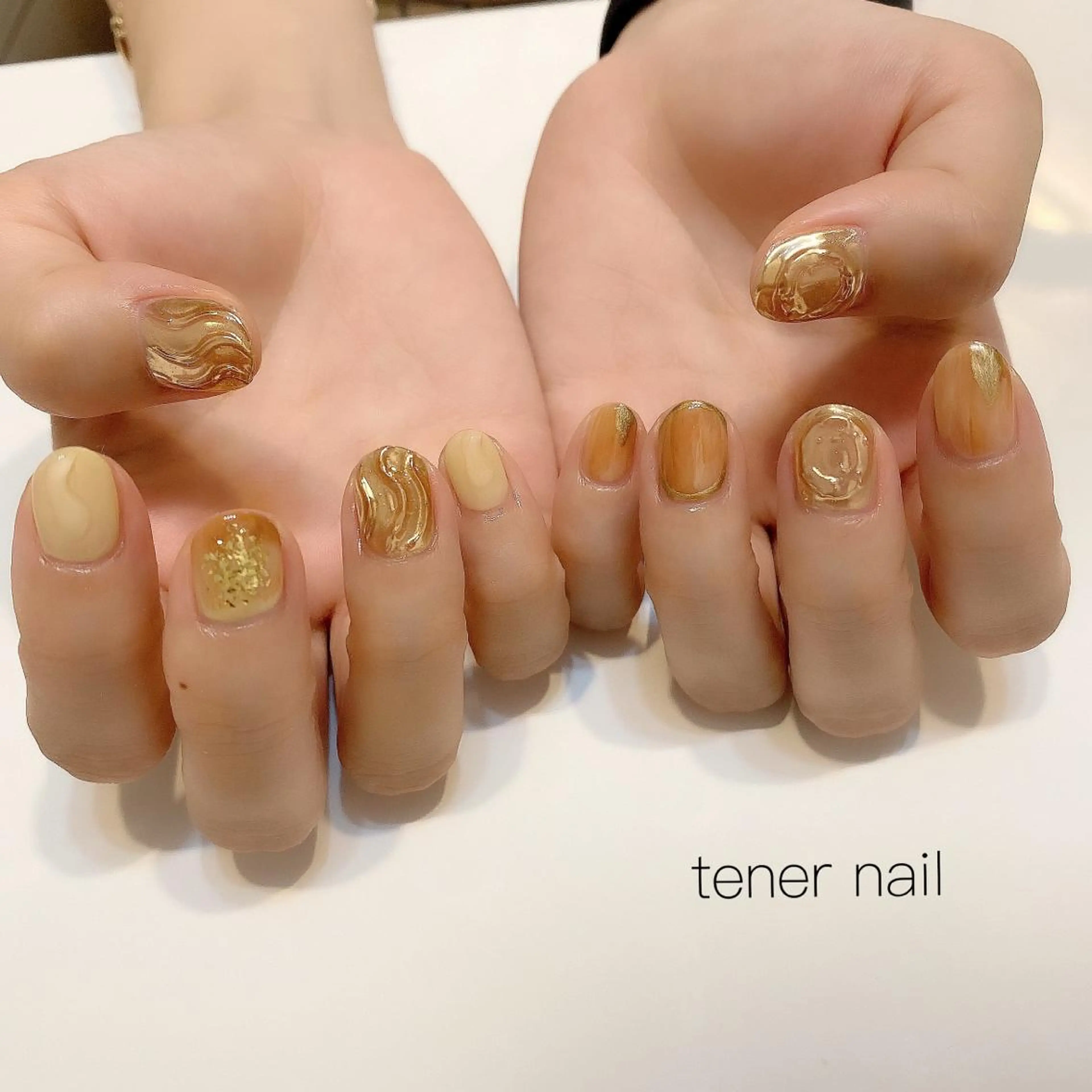 ネイル ゴールド ニュアンスネイル tener  nail  テネルネイル所属・テネルネイル tener nailのネイルデザイン