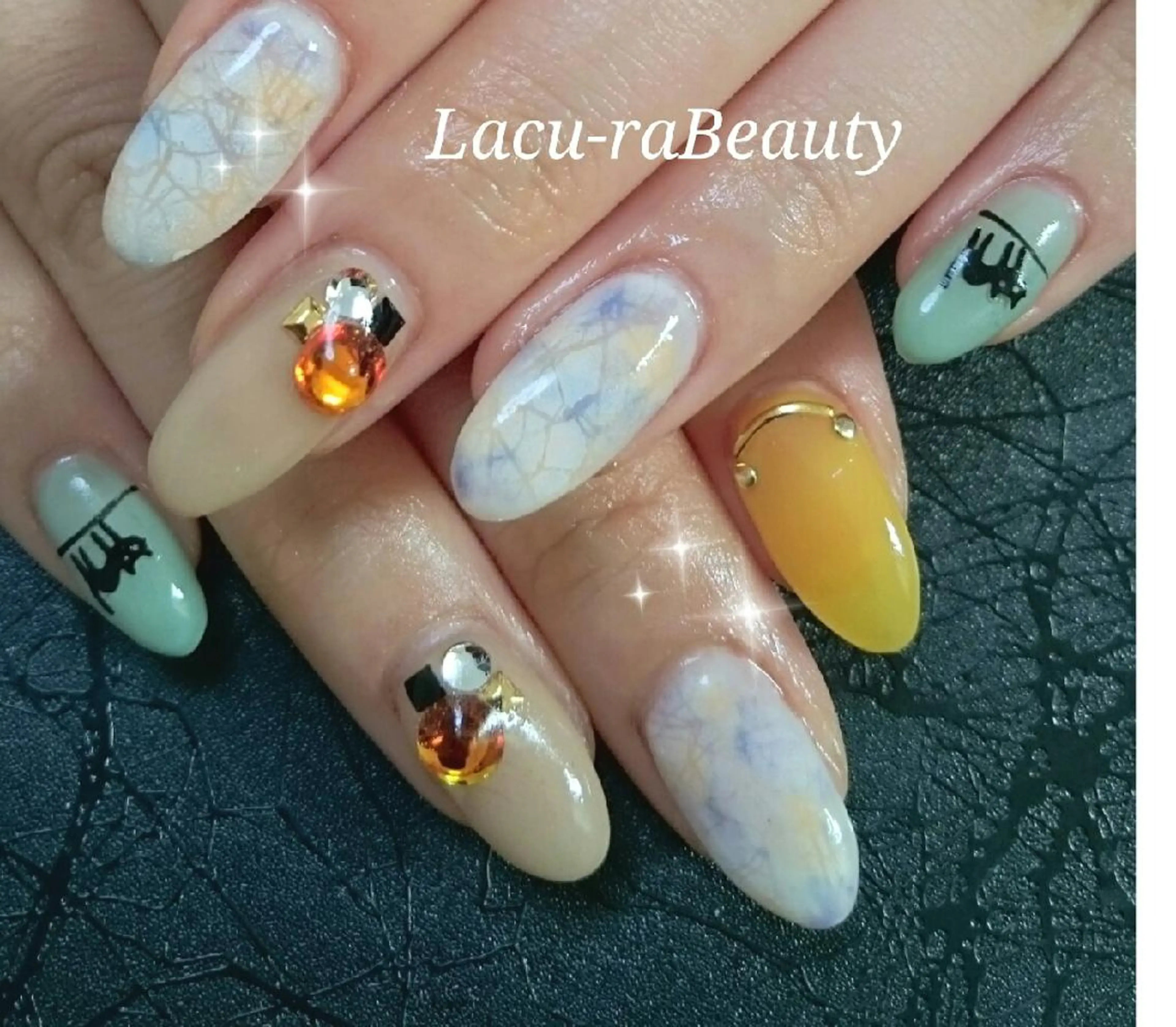 ネイル ハロウィン 小顔と腸の専門店 ラクーラビューティのエステ・リラクイメージ