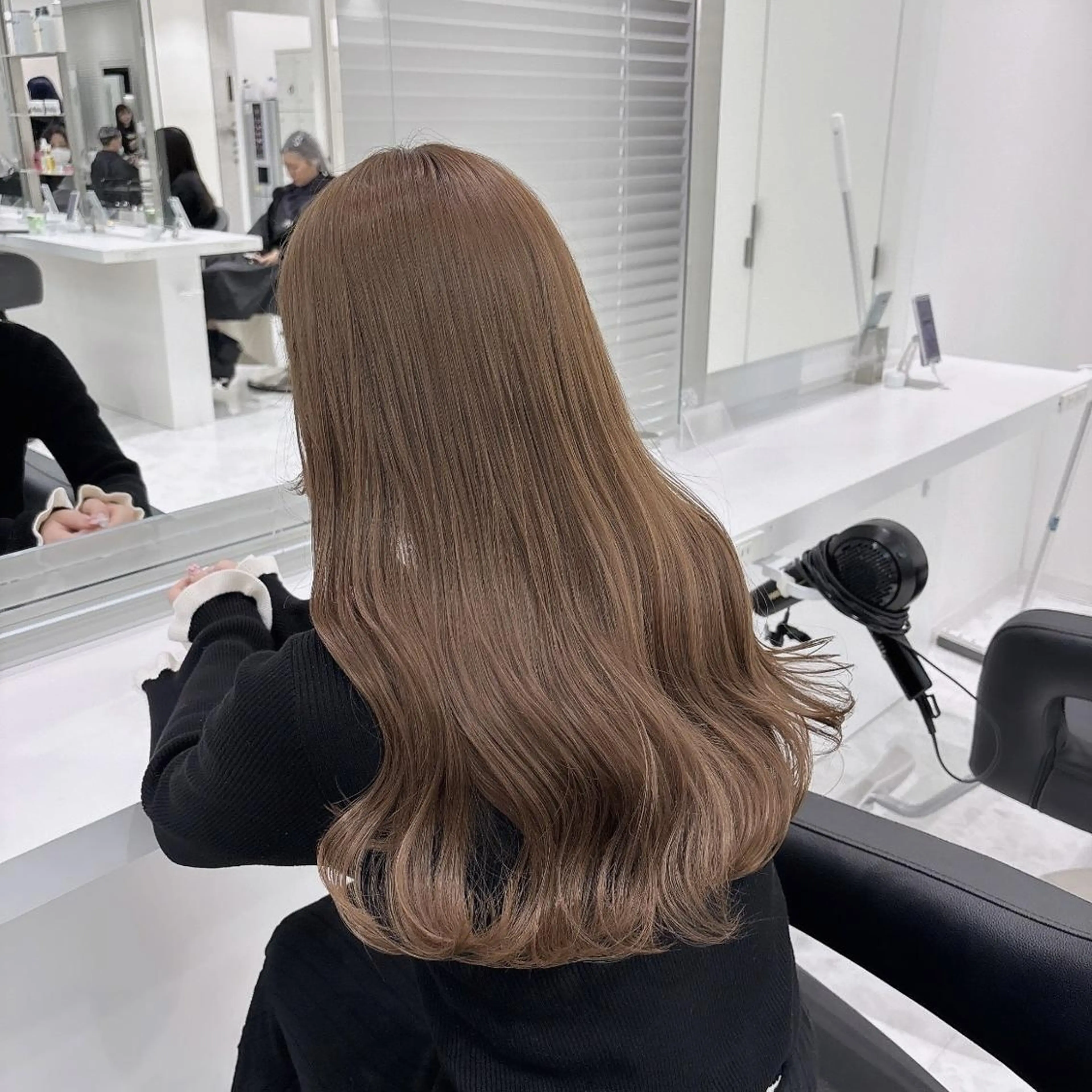 カラー 冬の透明感暗髪❄️ トレンドヘア❄️のヘアスタイル