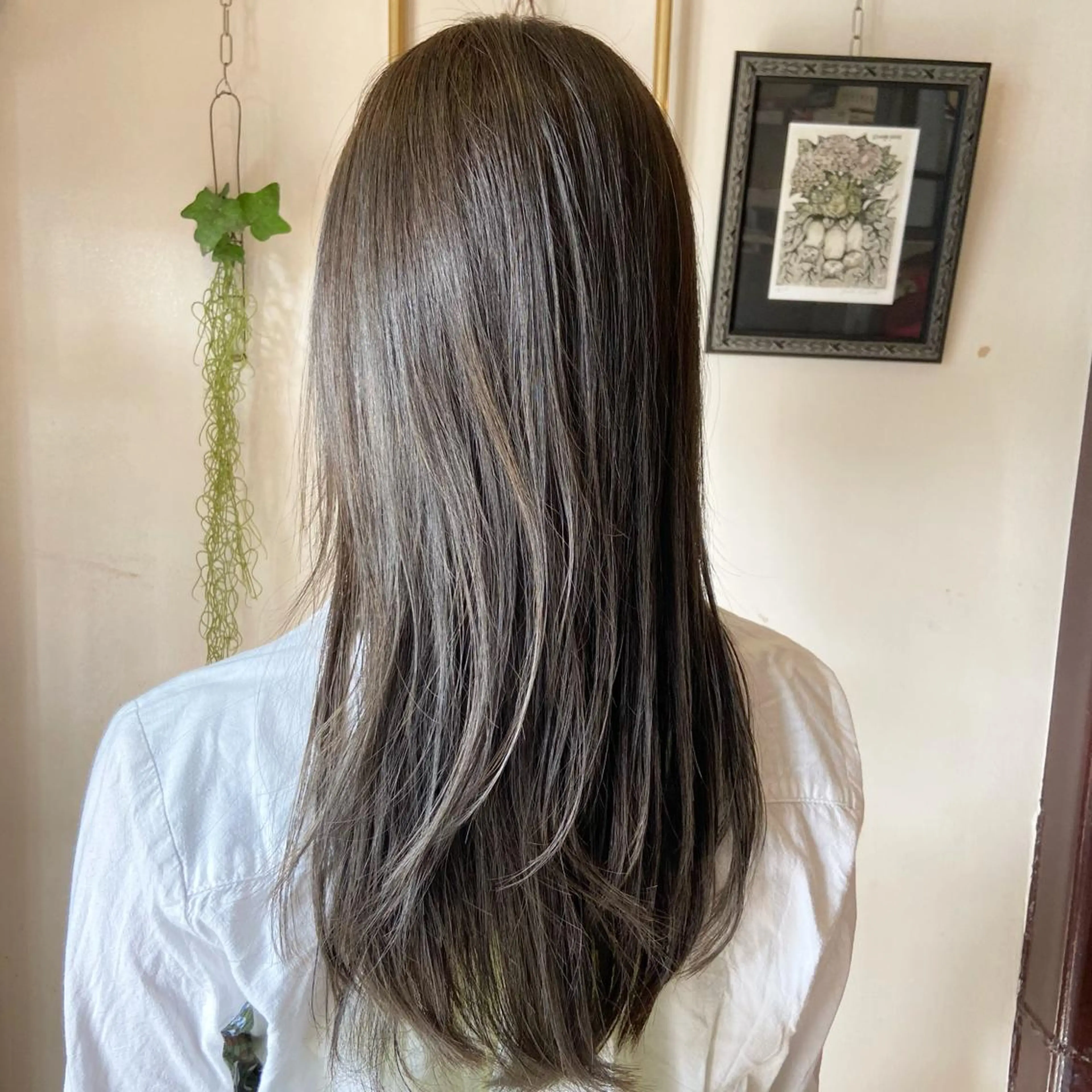 ロング カラー ハイライトカラー ハイライト レイヤーカット 吉川 愛美李のヘアスタイル