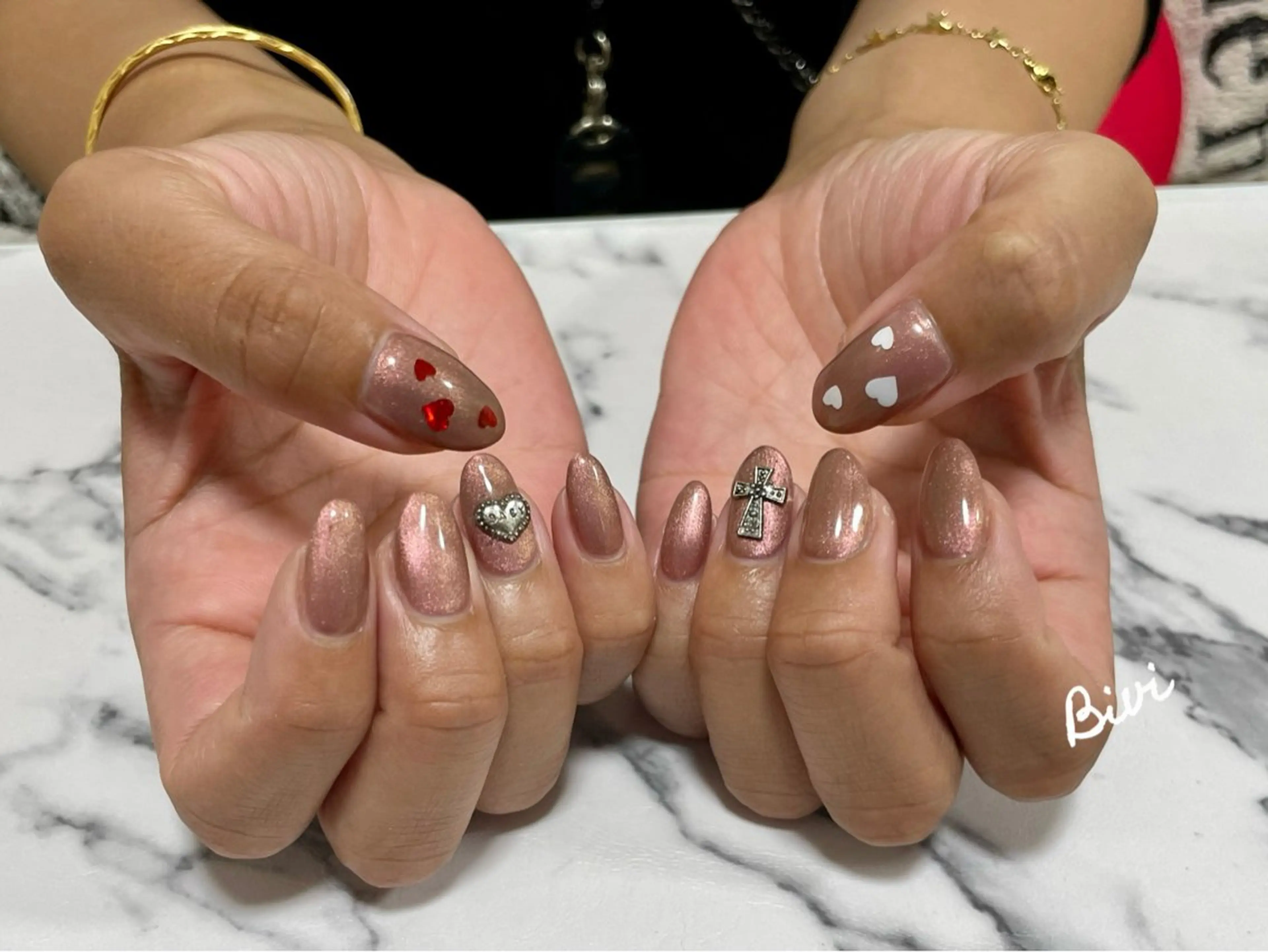 ネイル アートネイル フラッシュネイル ラメ(グリッター) シルバー スクエアネイル ハンドネイル ハンドケア ♡Bivi♡自爪に 優しいネイルサロンのネイルデザイン