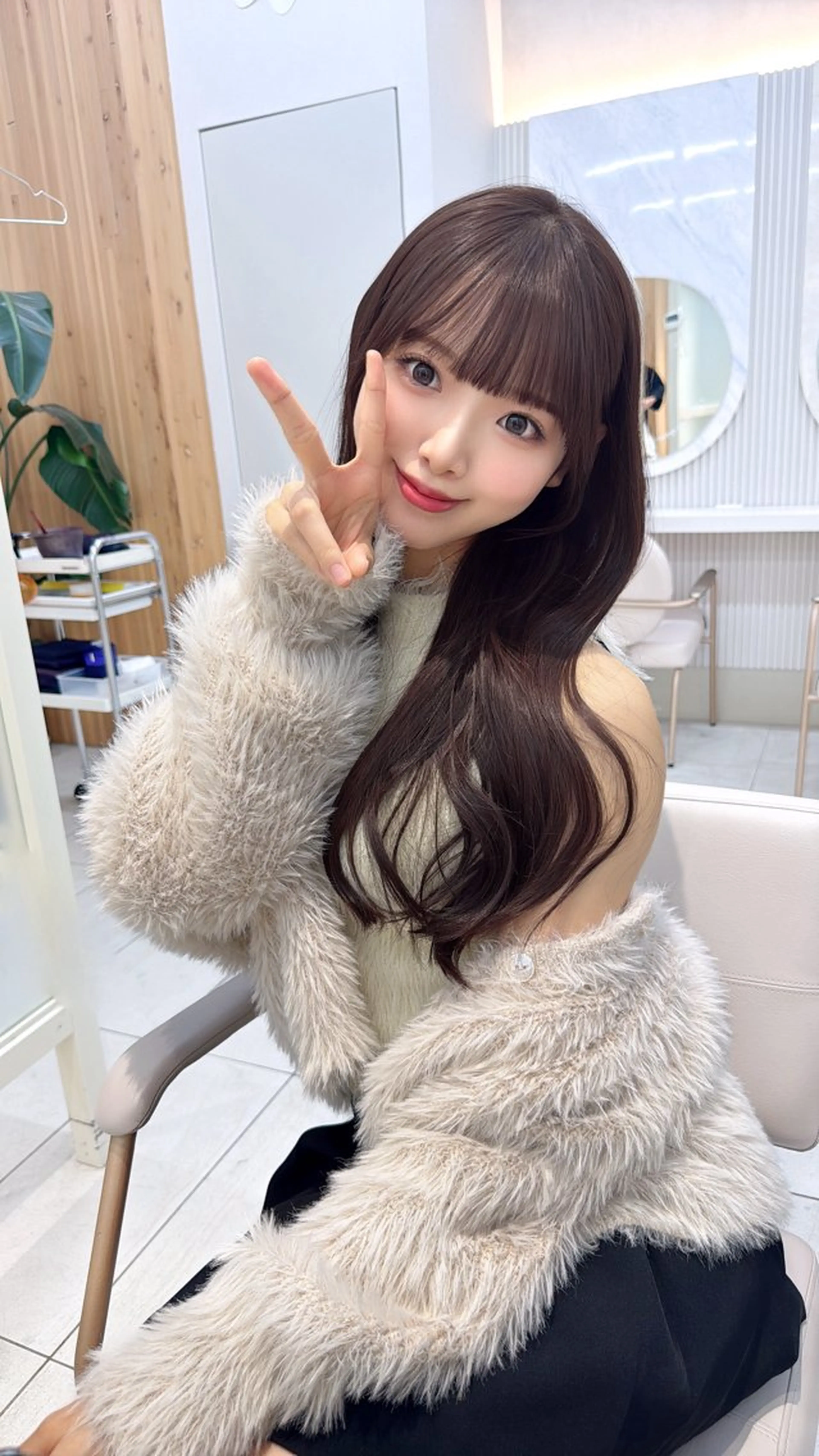 ロング カット ヘアカラー トリートメント レイヤーカット/ 顔まわり/アオイのヘアスタイル