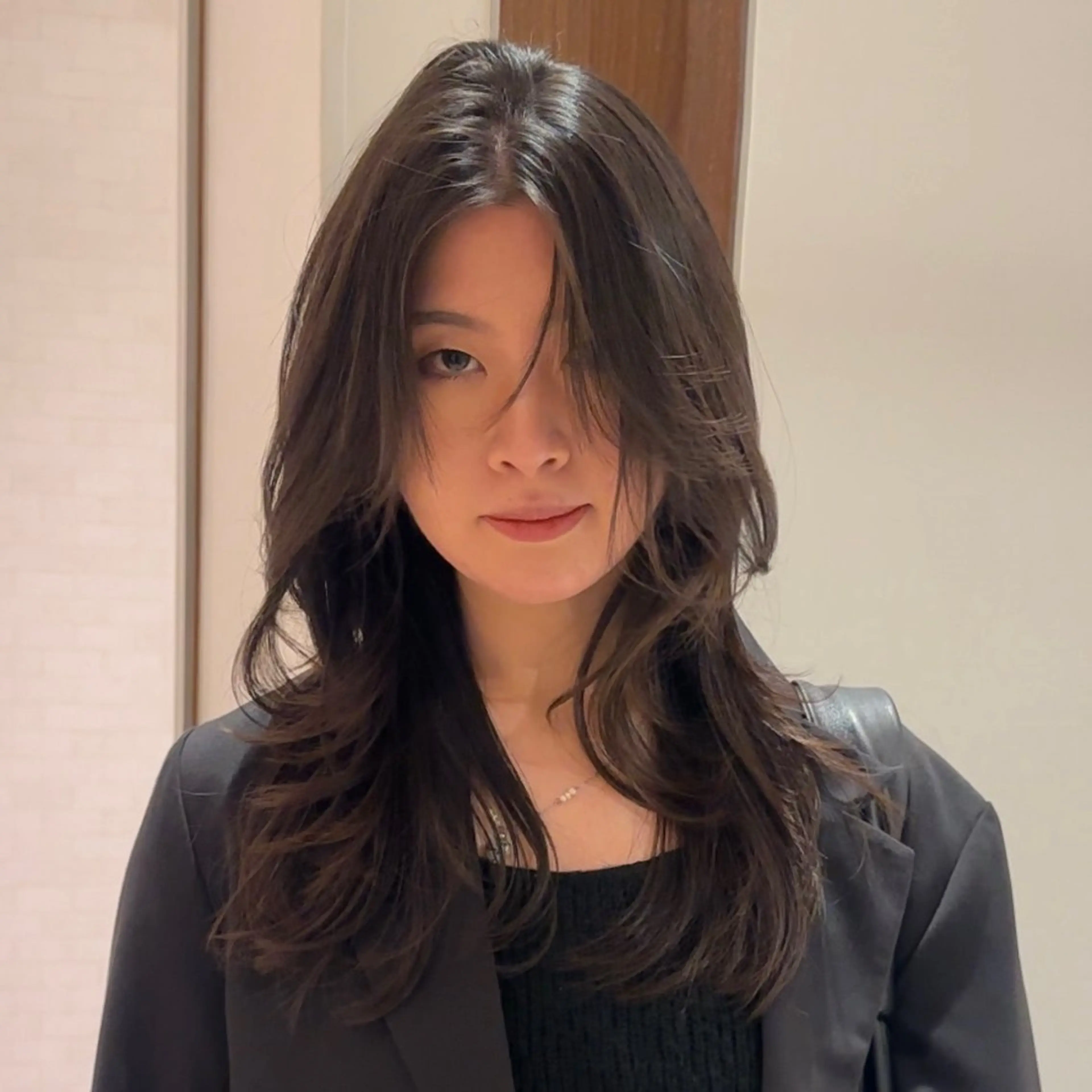 セミロング 岸本 理希のヘアスタイル