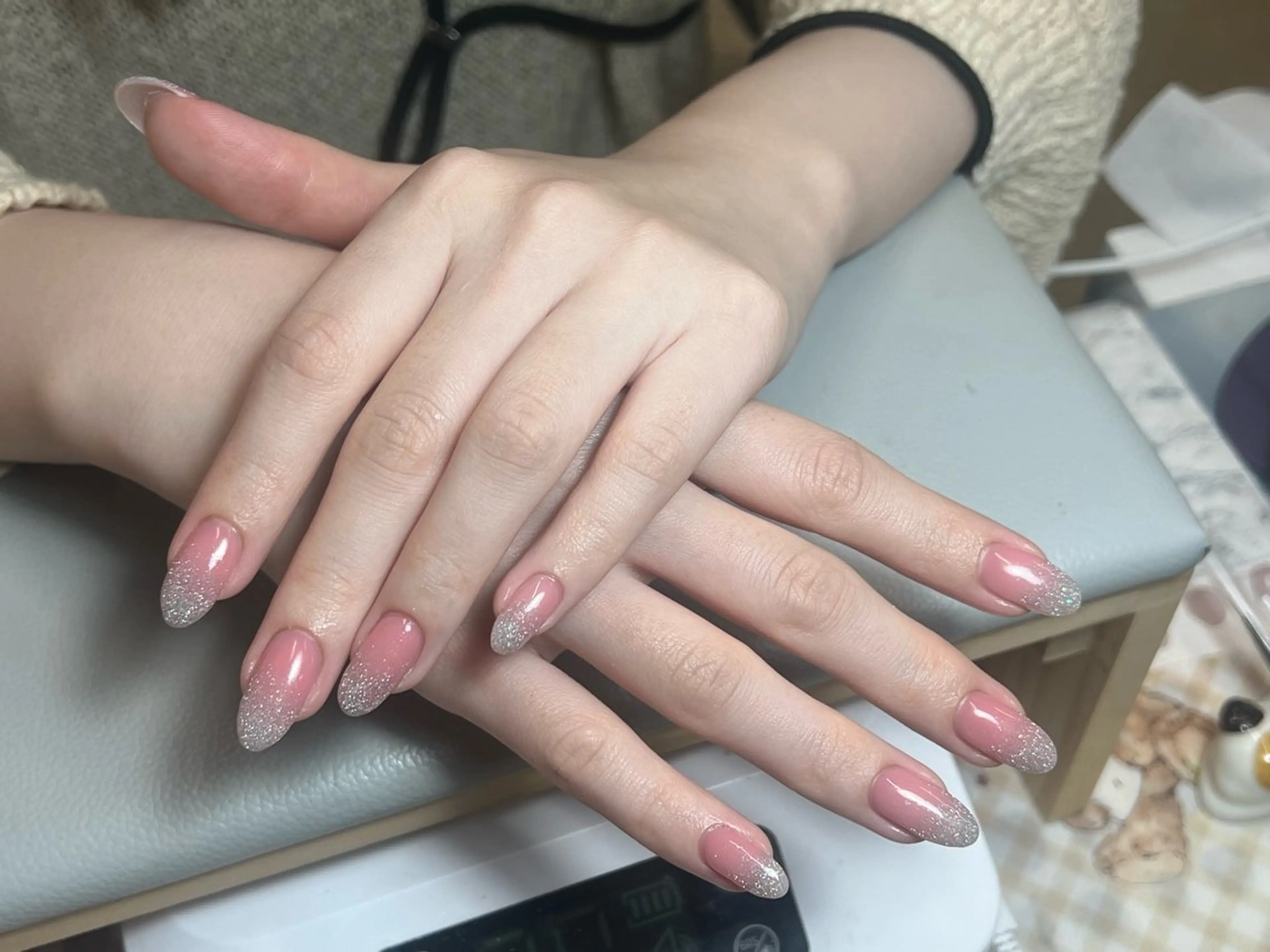 ネイル フレンチネイル 韓国ネイル マグネットネイル 持ち込み ネイルチップ ハンドネイル ハンドケア イブ ネイリのネイルデザイン