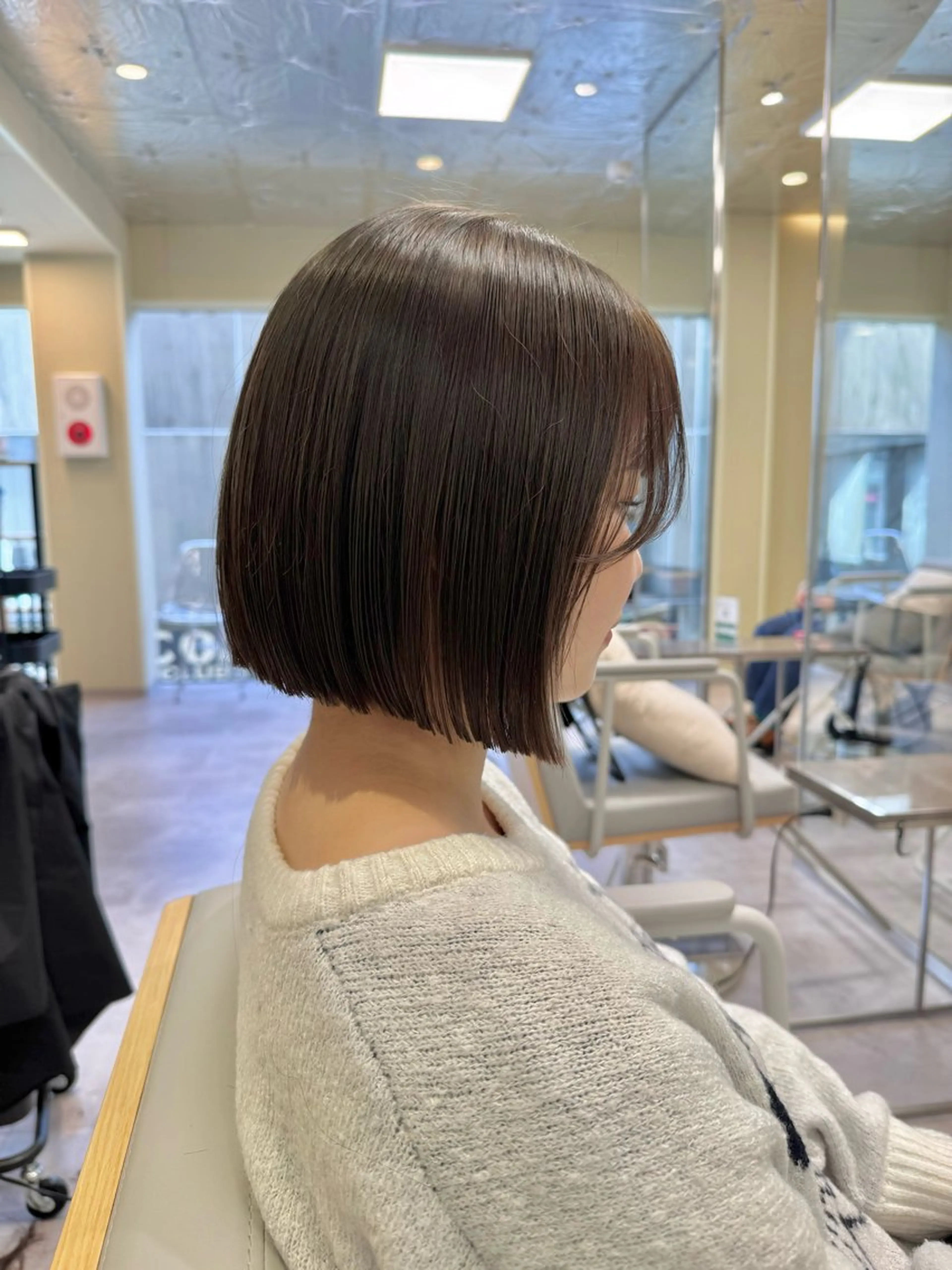 ショート カラー カット ヘアカラー トリートメント KOHNO/ブリーチ なし/透明感カラーのヘアスタイル