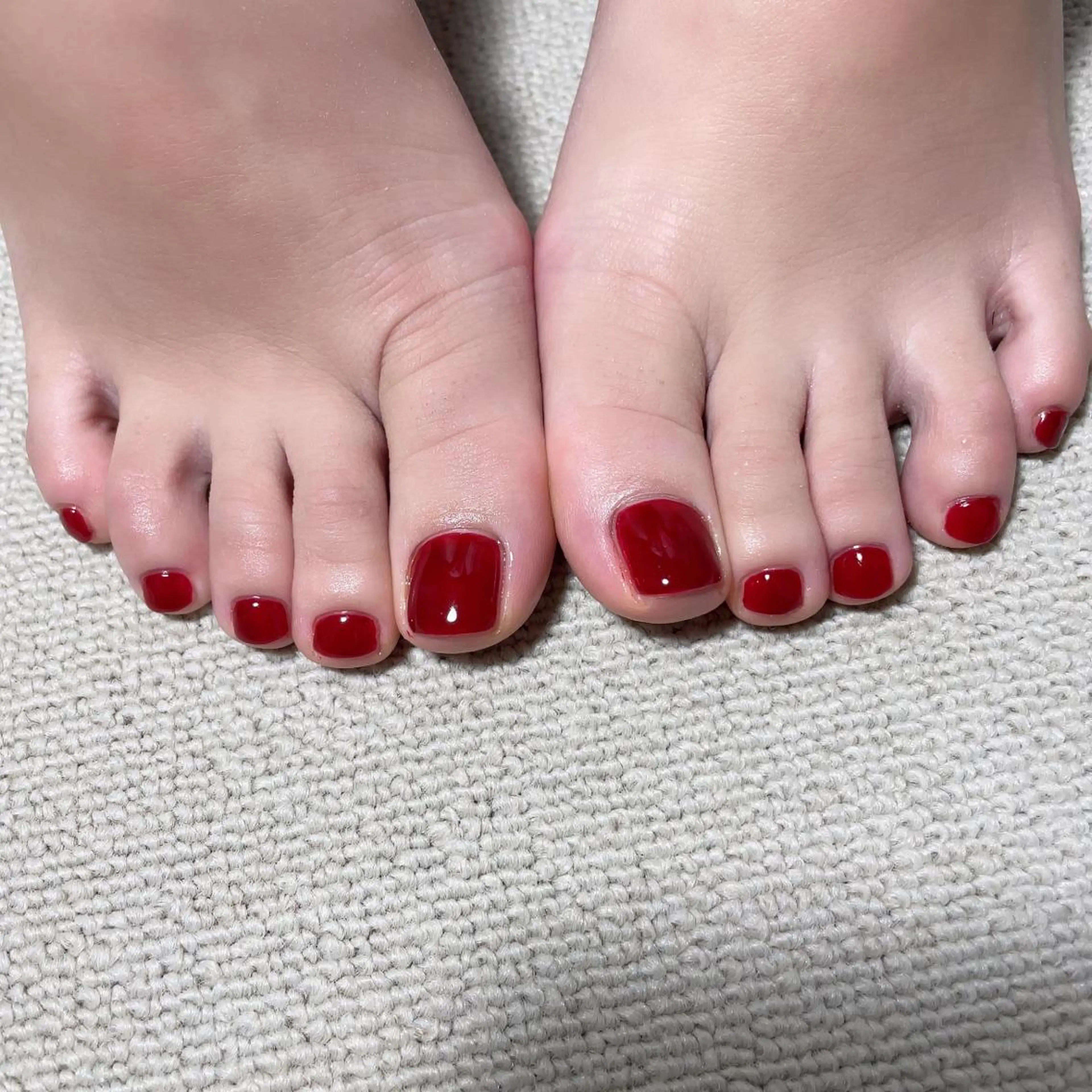 ネイル フットネイル 赤色 南野 由希のネイルデザイン