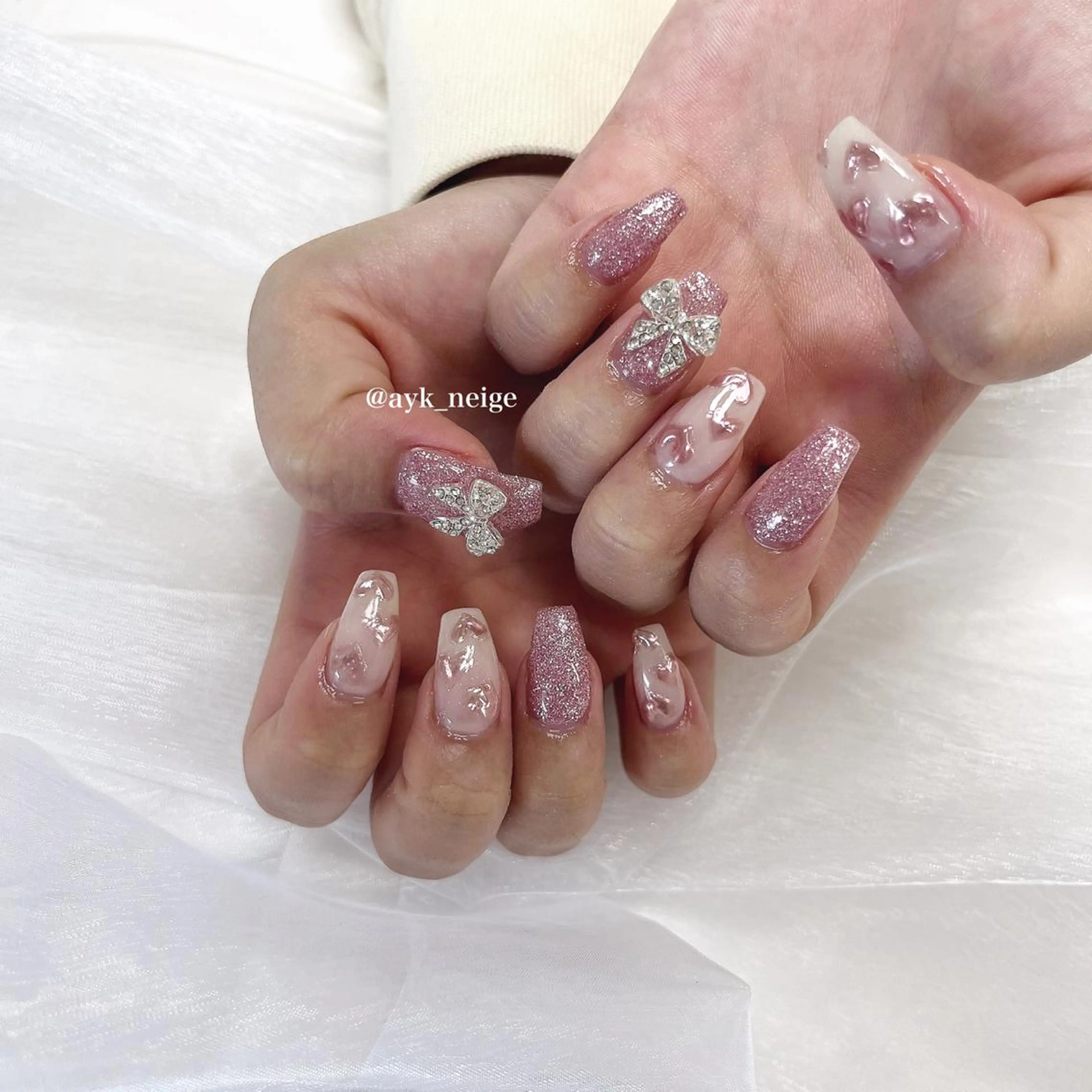 ネイル フットネイル フレンチネイル キラキラネイル 韓国ネイル リボン n'eige nail所属・大谷 綾香のネイルデザイン