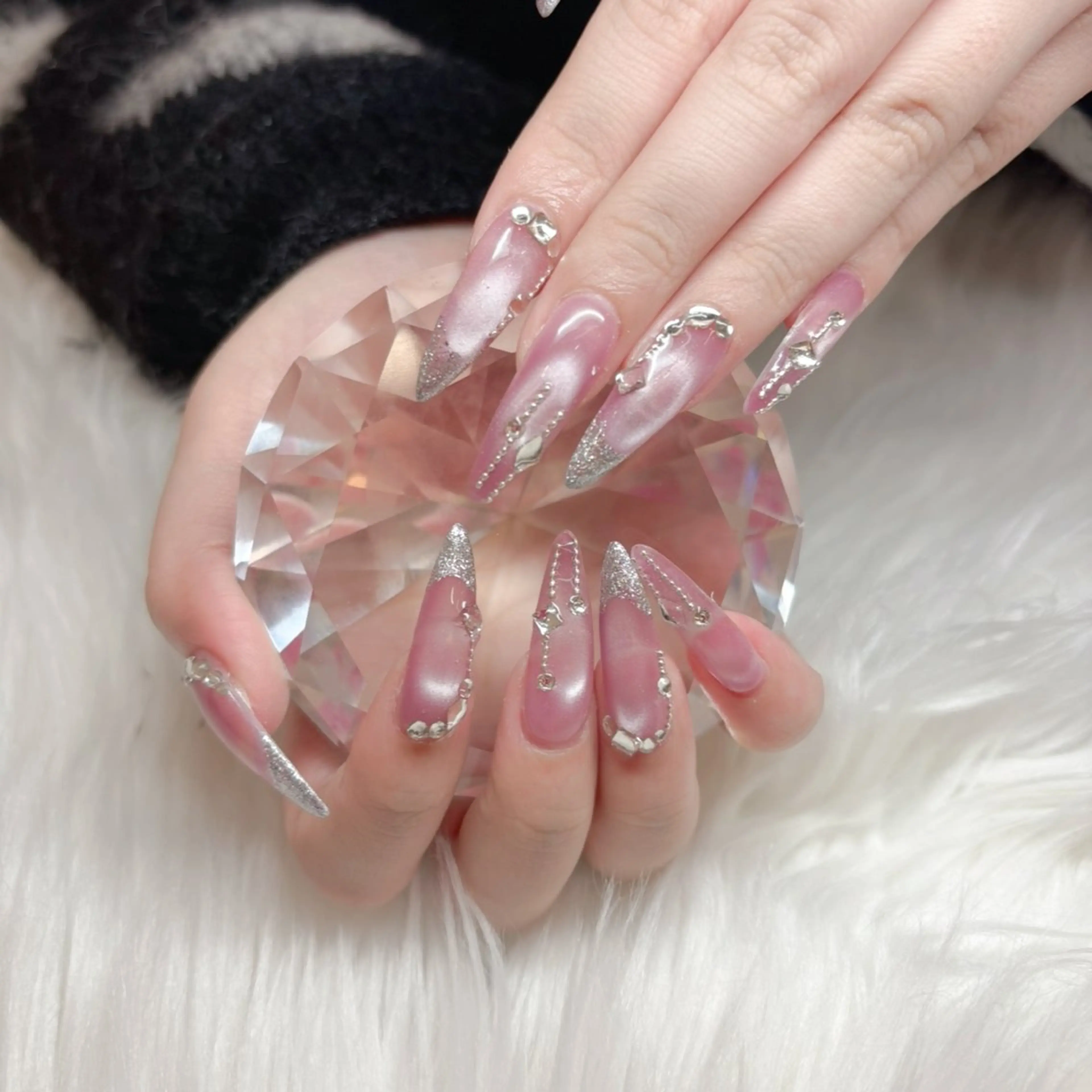 ネイル ハンドネイル be+所属・be +のネイルデザイン