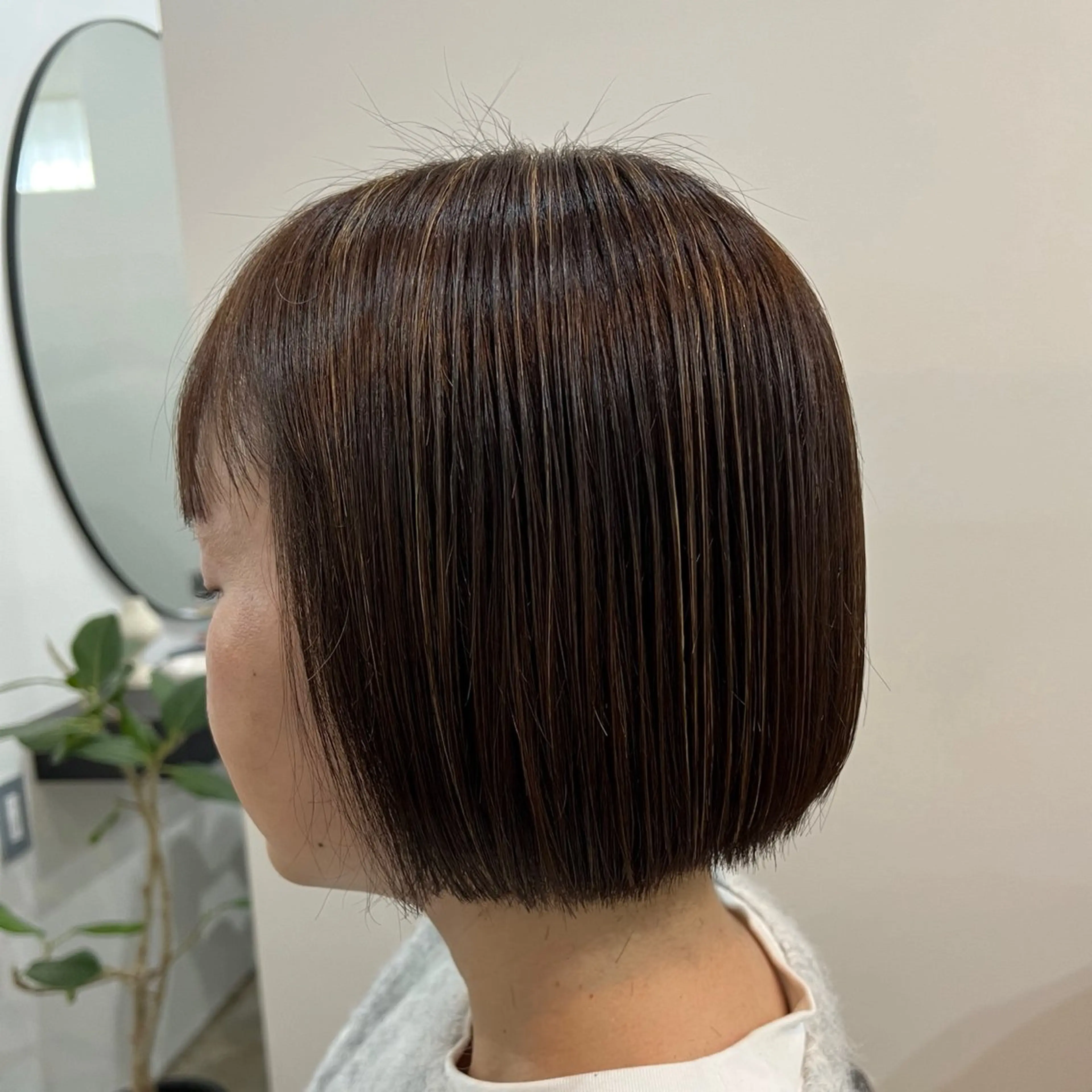 ショート ボブ ハイライト 小澤 蘭のヘアスタイル