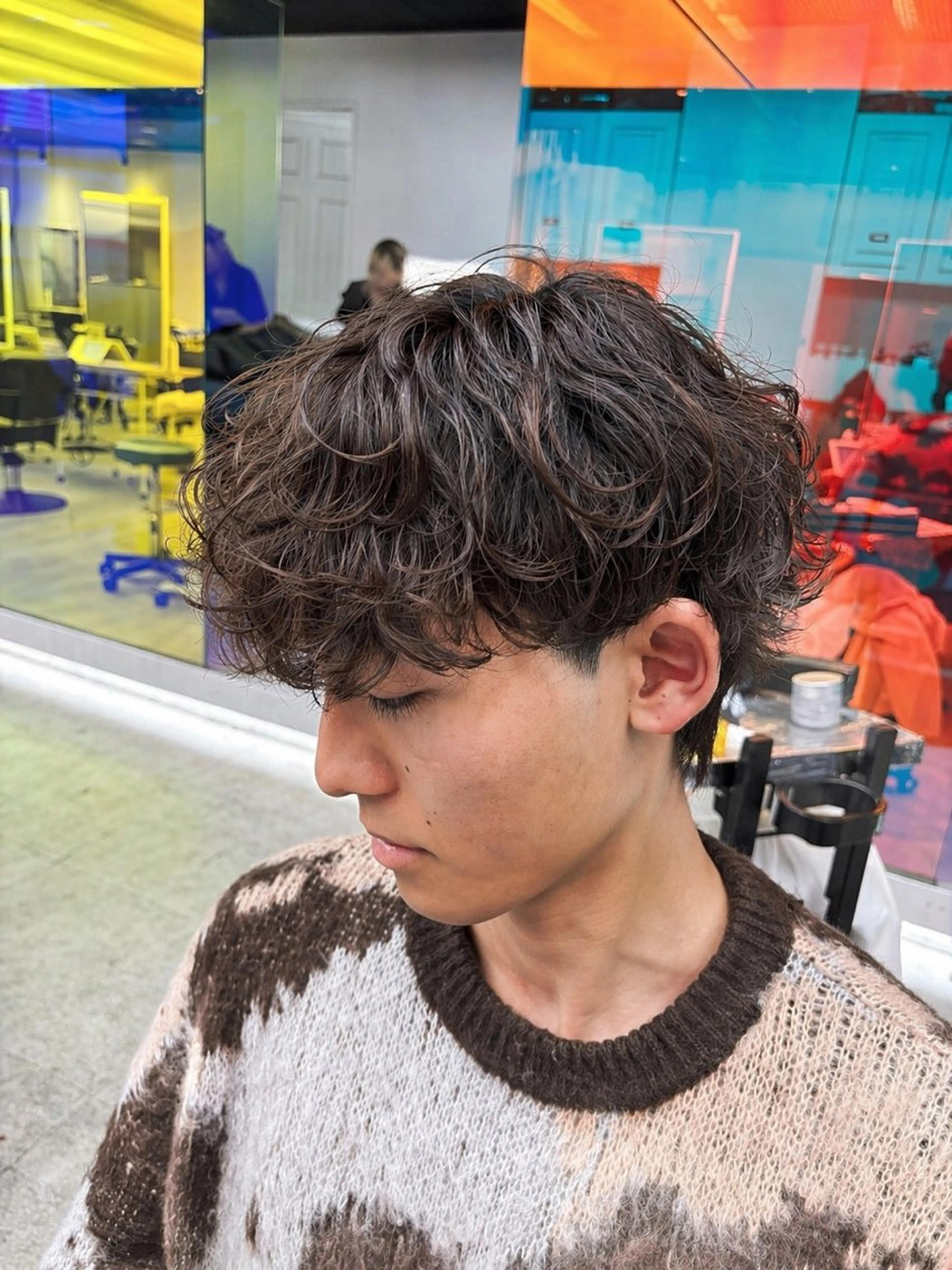 ショート パーマ メンズ メンズパーマ プードルパーマ 学生(メンズ向け) スパイキーショート 波巻きパーマ カット パーマ シャドウパーマ/ ルーズパーマ/メンズのヘアスタイル