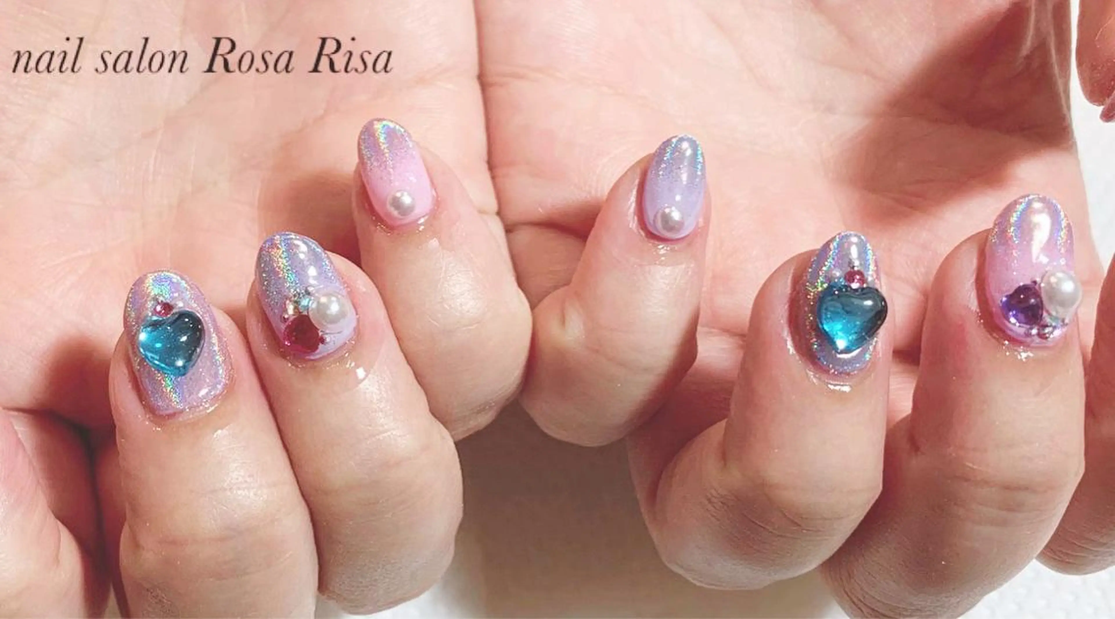 ミディアム ネイル ハート ストーンネイル ハンドネイル ネイルスタジオ シェイクユアハンズのネイルデザイン