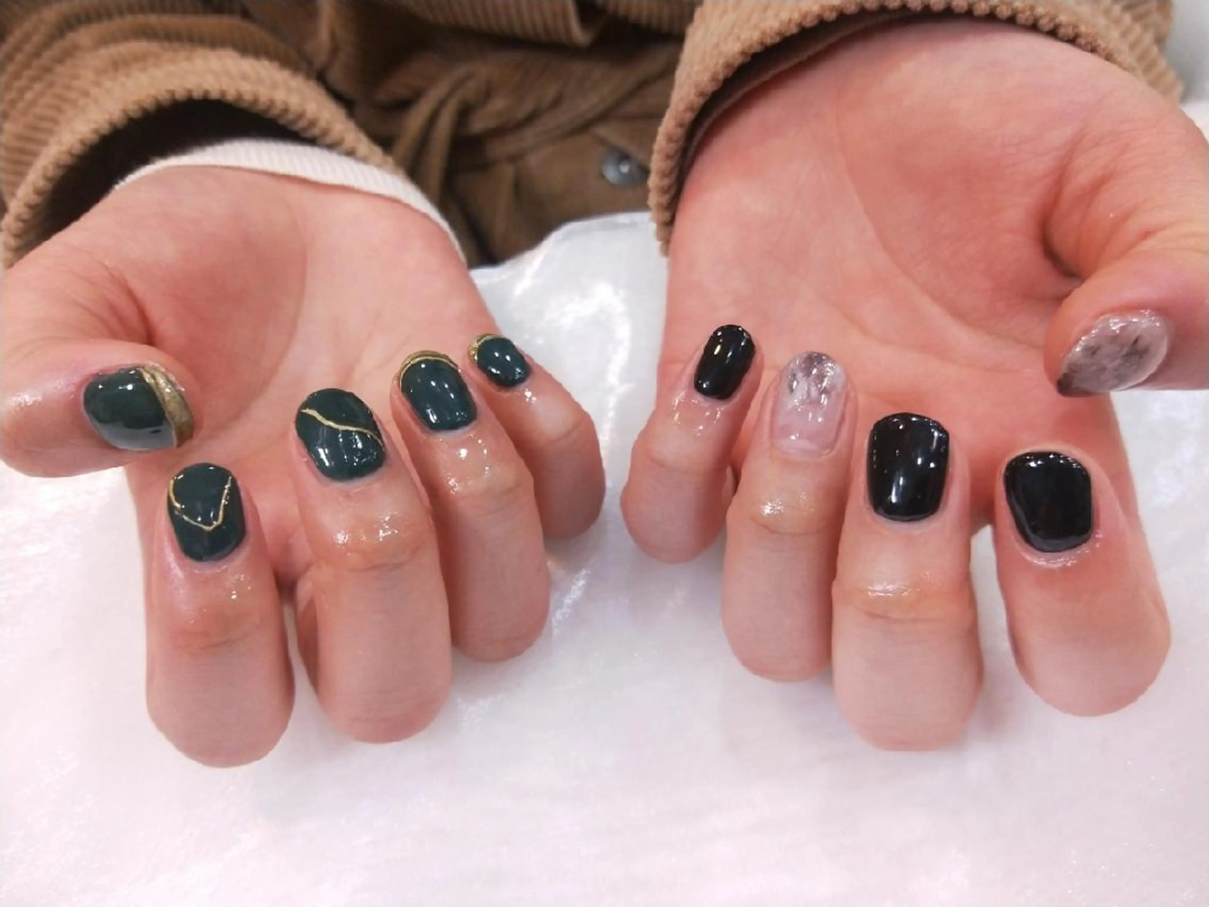 ネイル ハンドネイル ハンドケア R'well所属・はばすみれ🎀ﾈｲﾙ 光ﾌｪｲｼｬﾙ ﾍｱのネイルデザイン