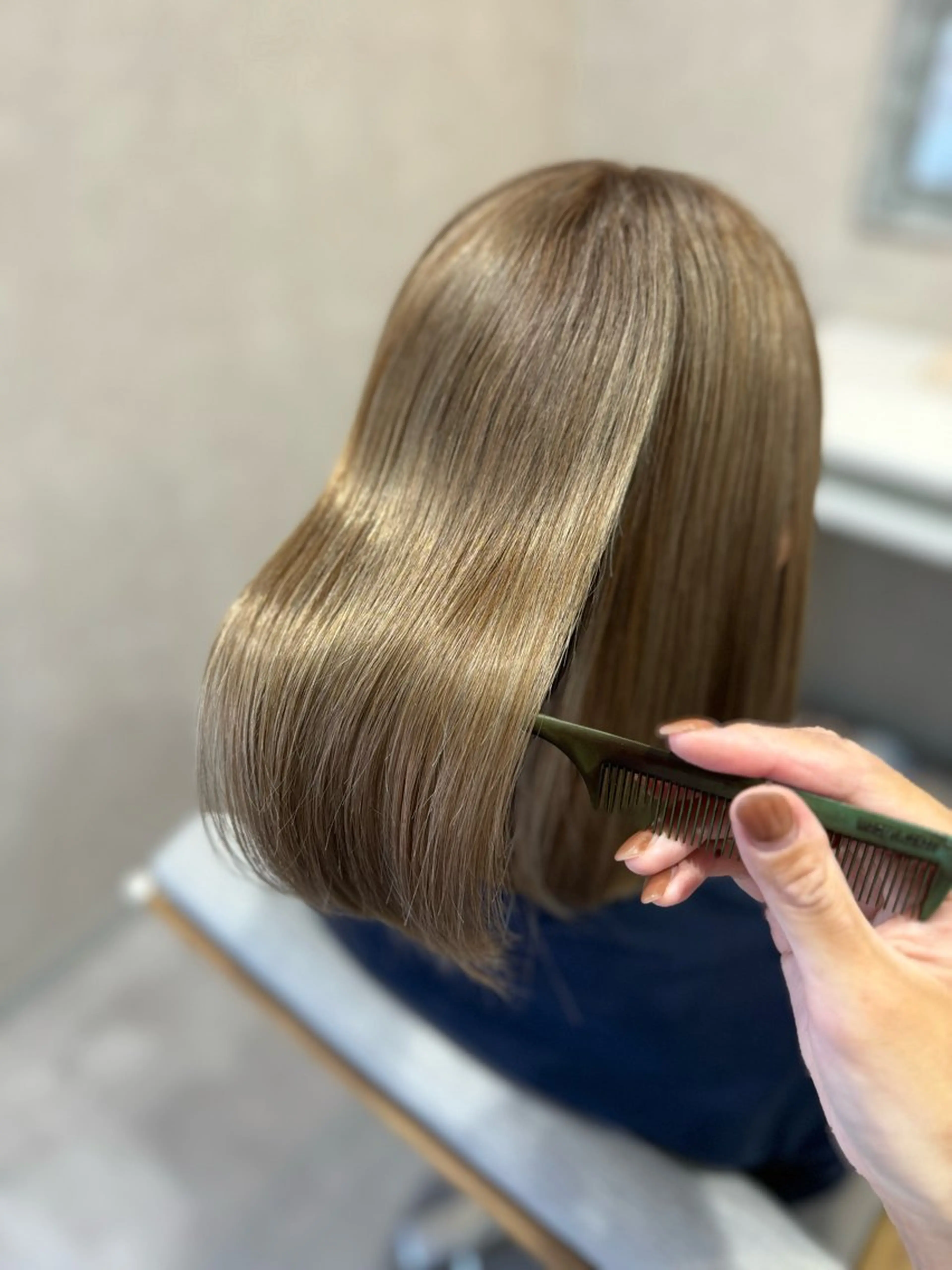 【コントラスト欲しい方に】💎ハイライトに似合うデザインカット+Ib式デザイン白髪ぼかしハイライト+トリートメント💎の写真