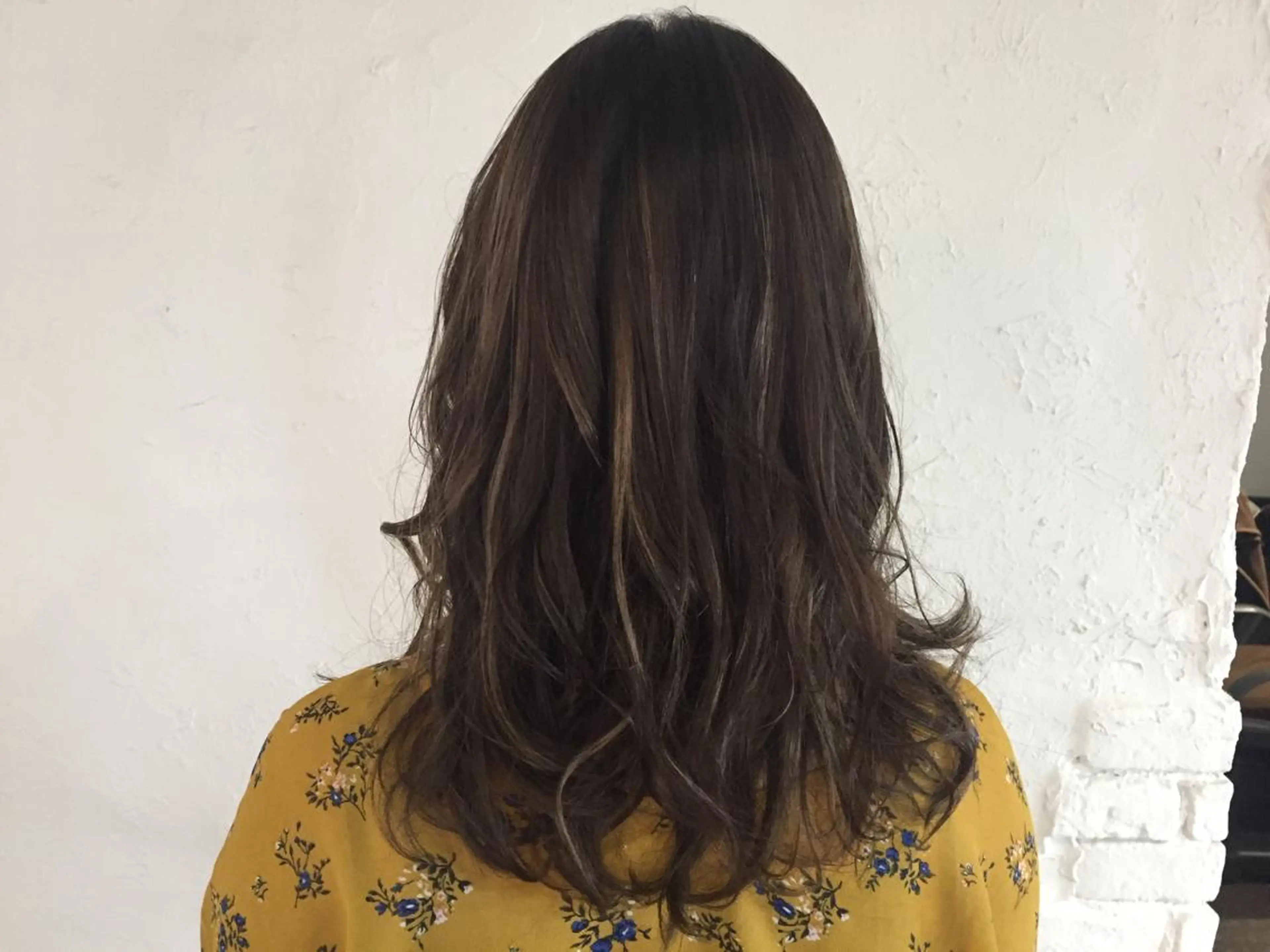 カラー グレージュ ハイライトカラー 伊藤 優希のヘアスタイル