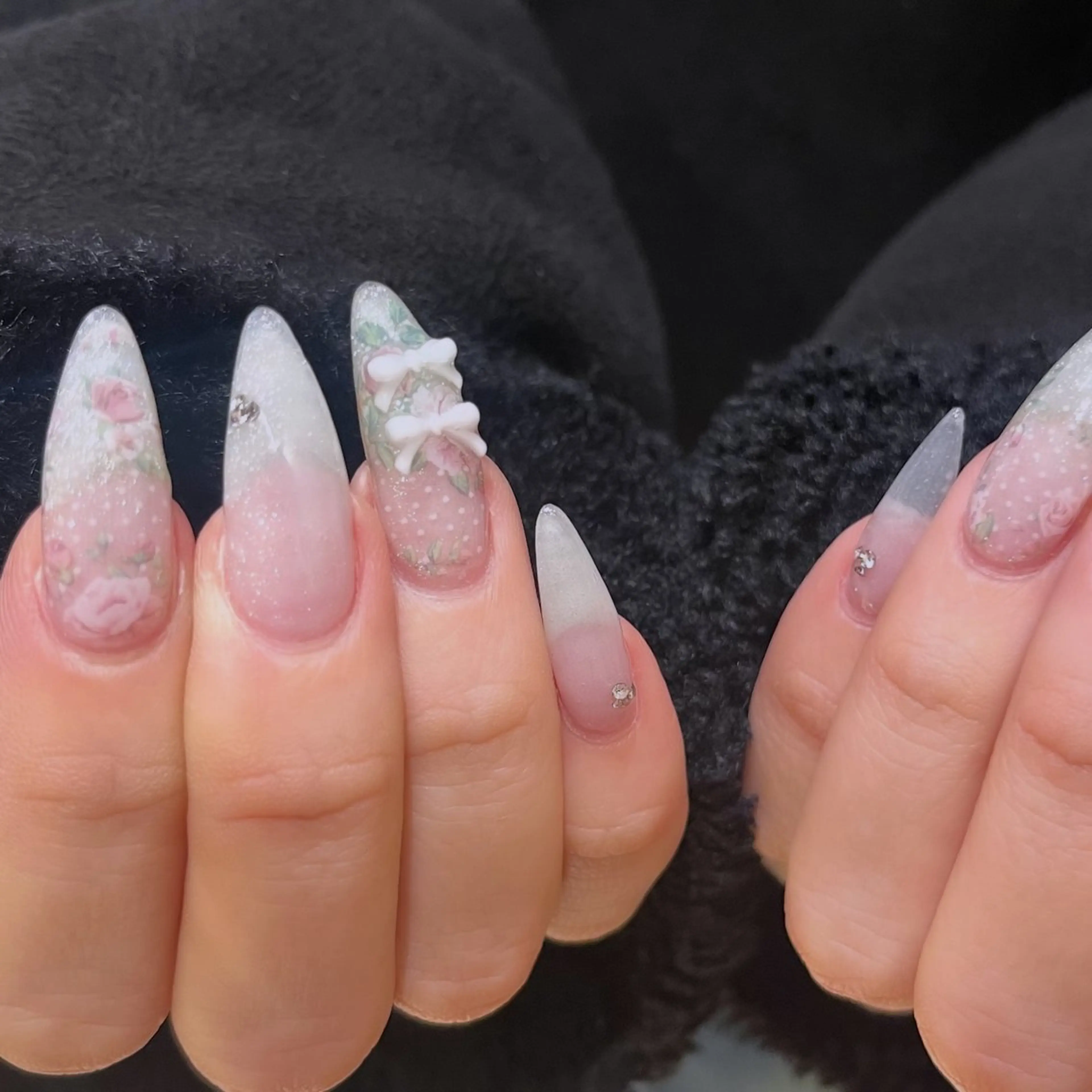 ネイル ハンドネイル 🧁fein. nana🩵のネイルデザイン