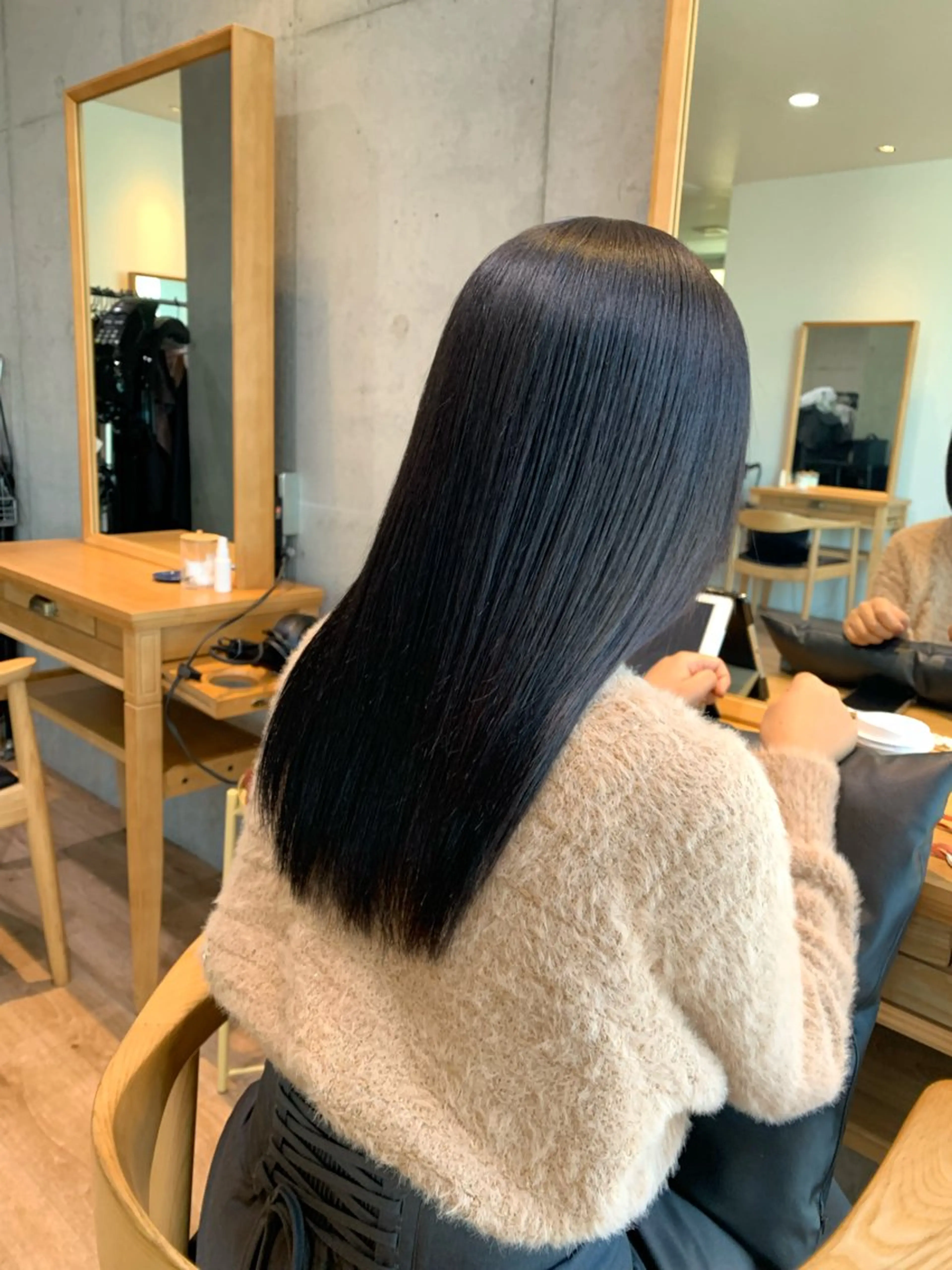 カラー 小顔ショート🌿 Say.石川葵のヘアスタイル