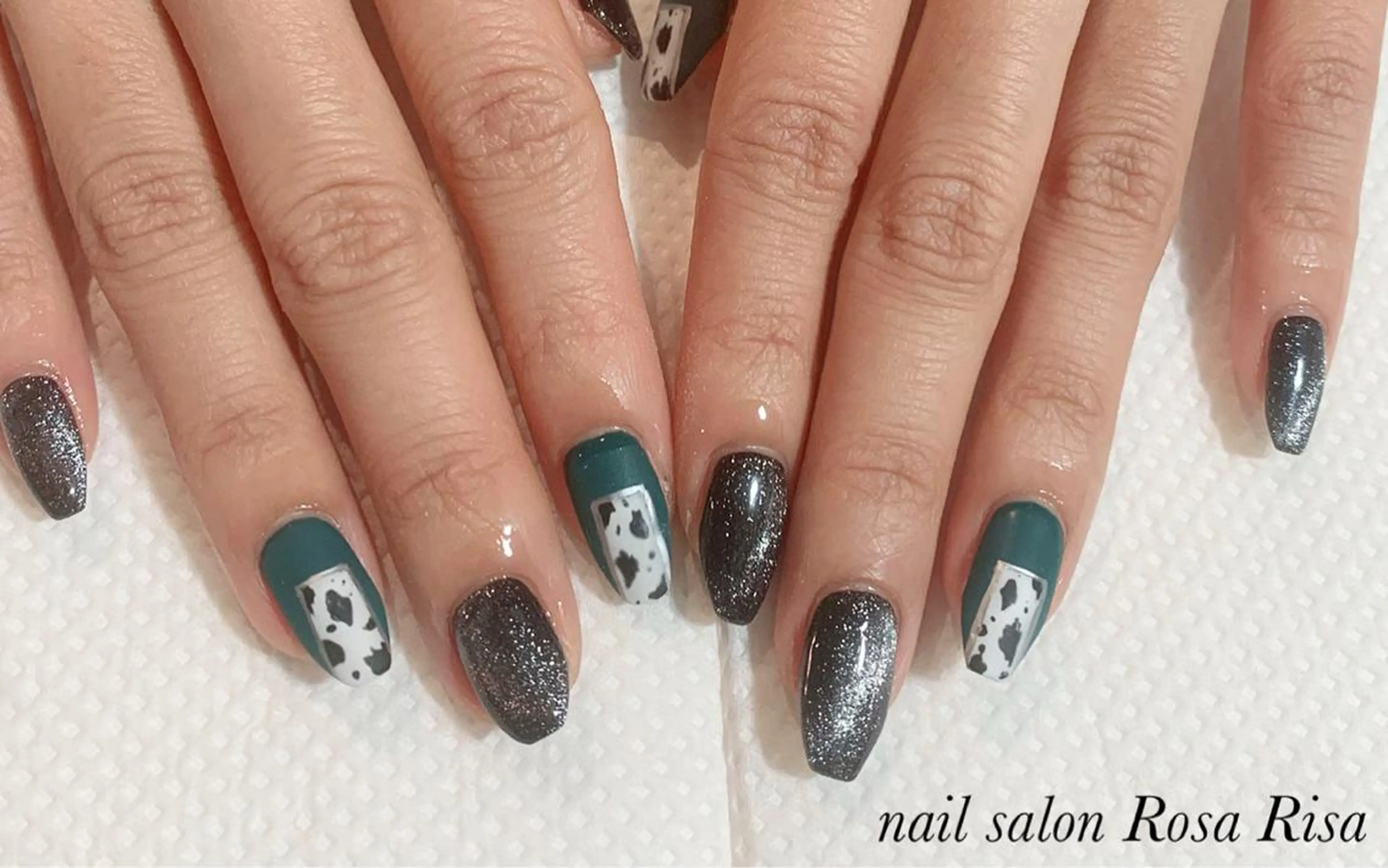 ミディアム ネイル マグネットネイル ハンドネイル ネイルスタジオ シェイクユアハンズのネイルデザイン