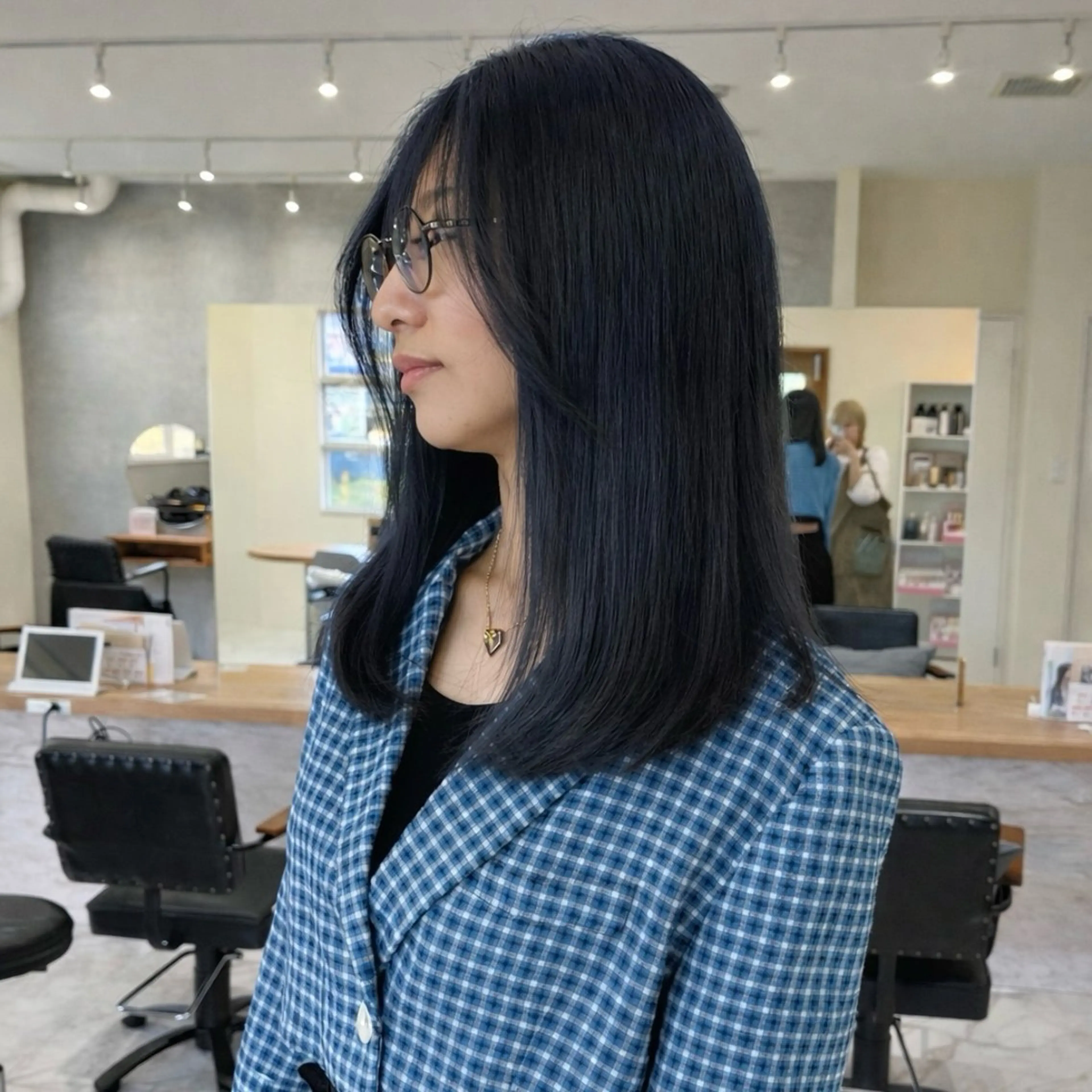 セミロング カラー ブリーチ ブルーカラー 優月/カラー特化 西宮/夙川のヘアスタイル