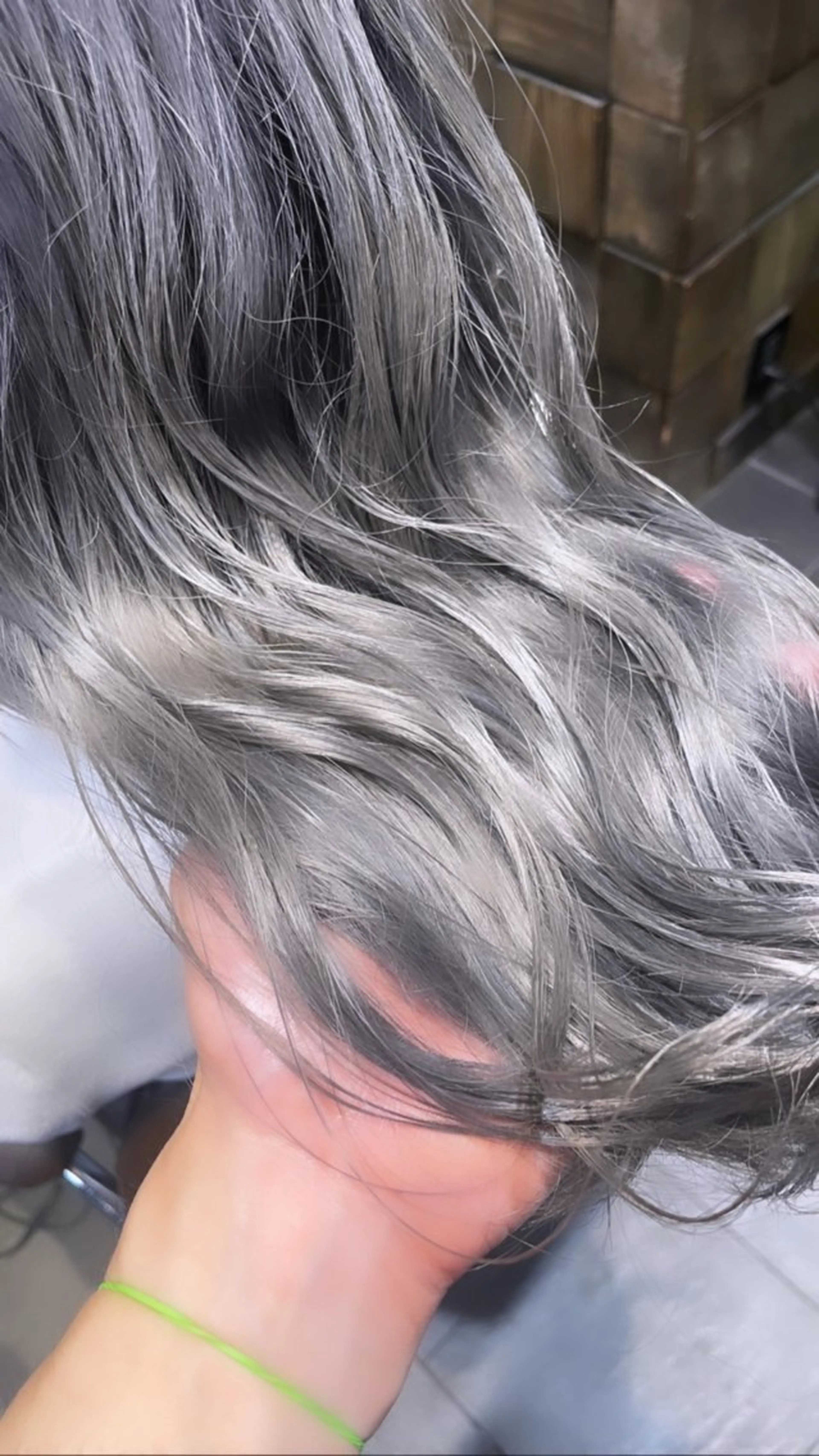 ミディアム カラー ブリーチ＆縮毛矯正 🧸tomoki🧸のヘアスタイル