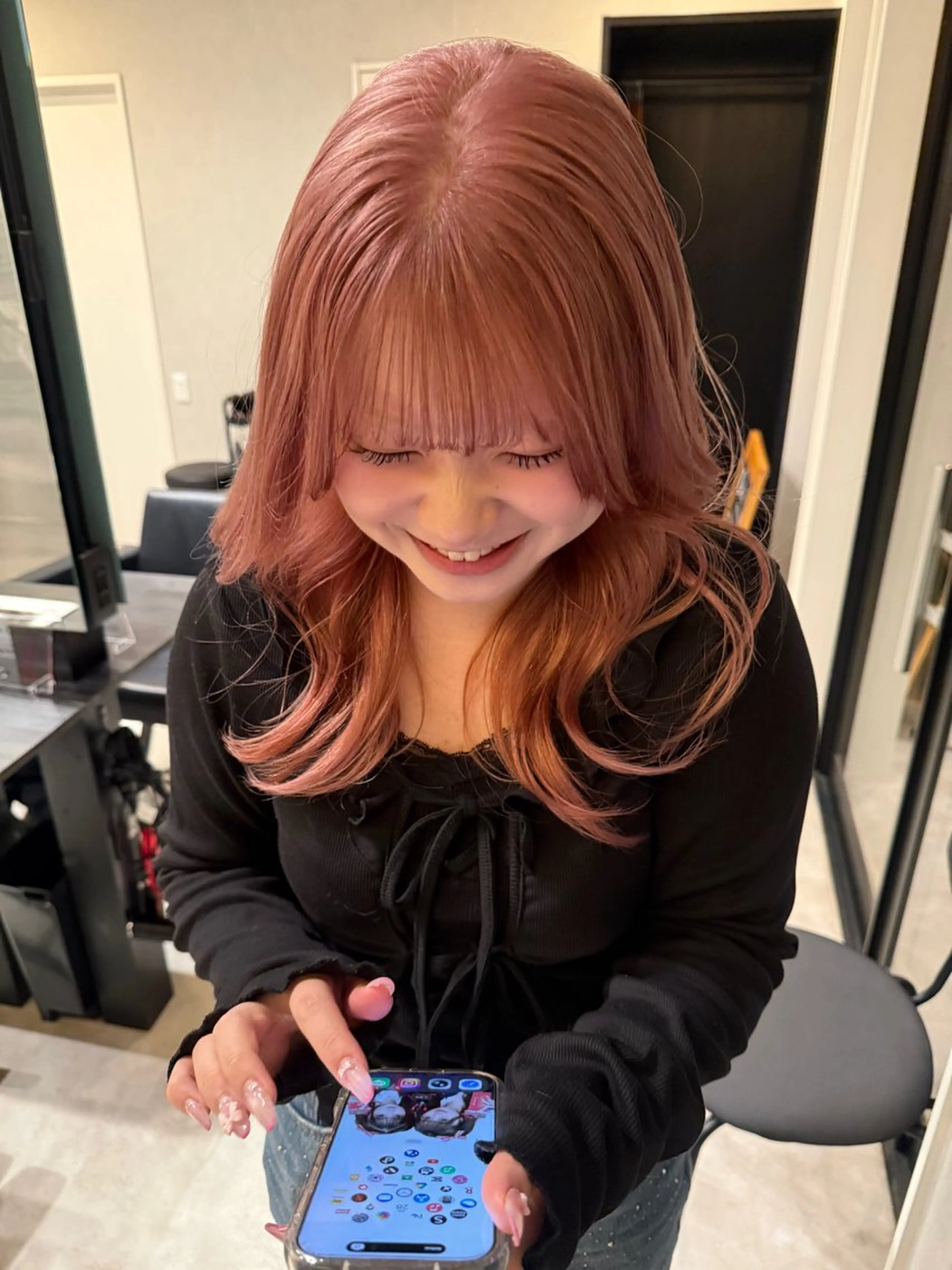 ミディアム カラー ベージュカラー ピンクカラー ピンクベージュ ヘアカラー 透明カラー/レイヤー misaki °＊のヘアスタイル