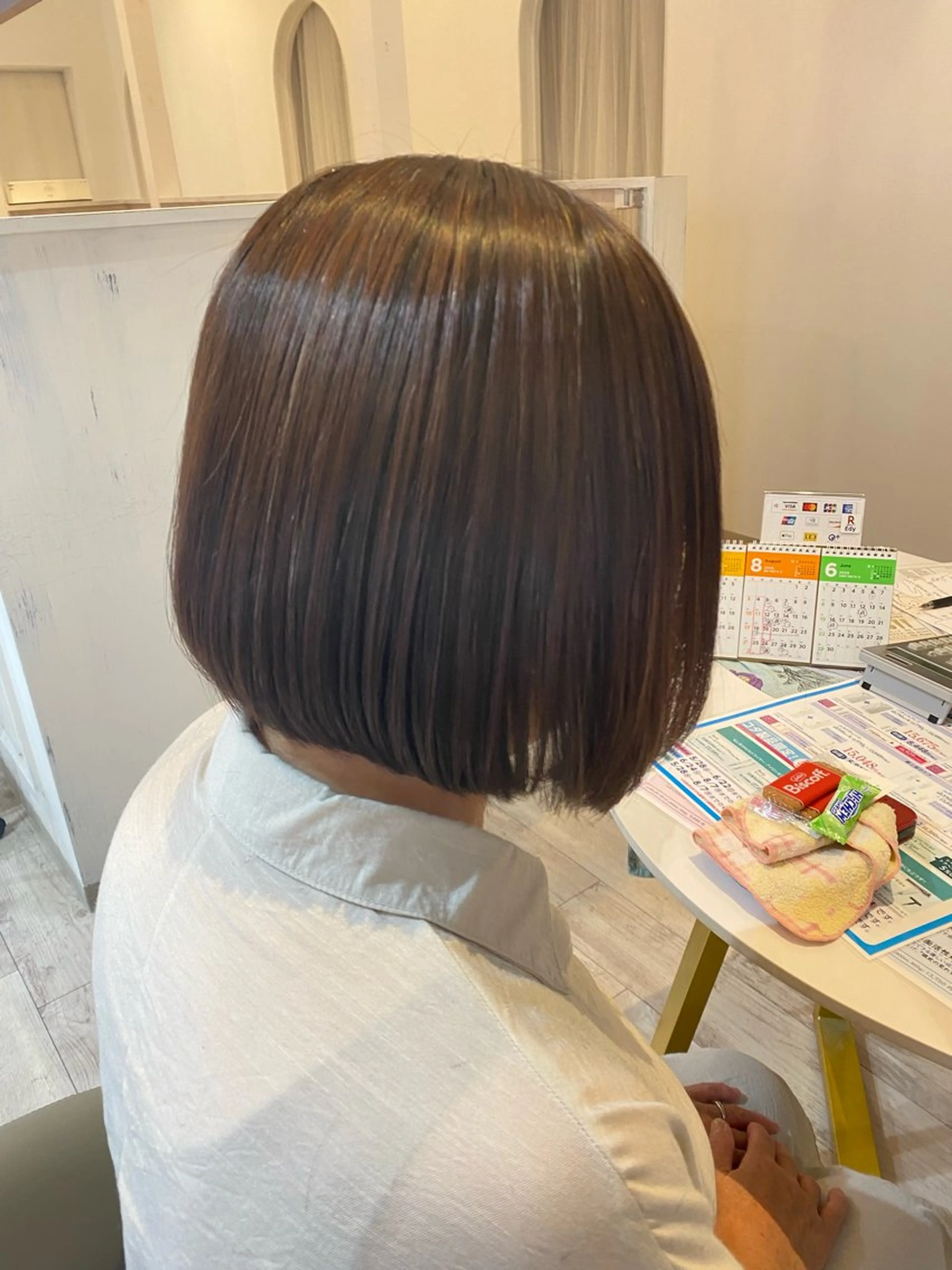 ショート ボブ HUG CLAIR'E所属・かまだ しおりのヘアスタイル