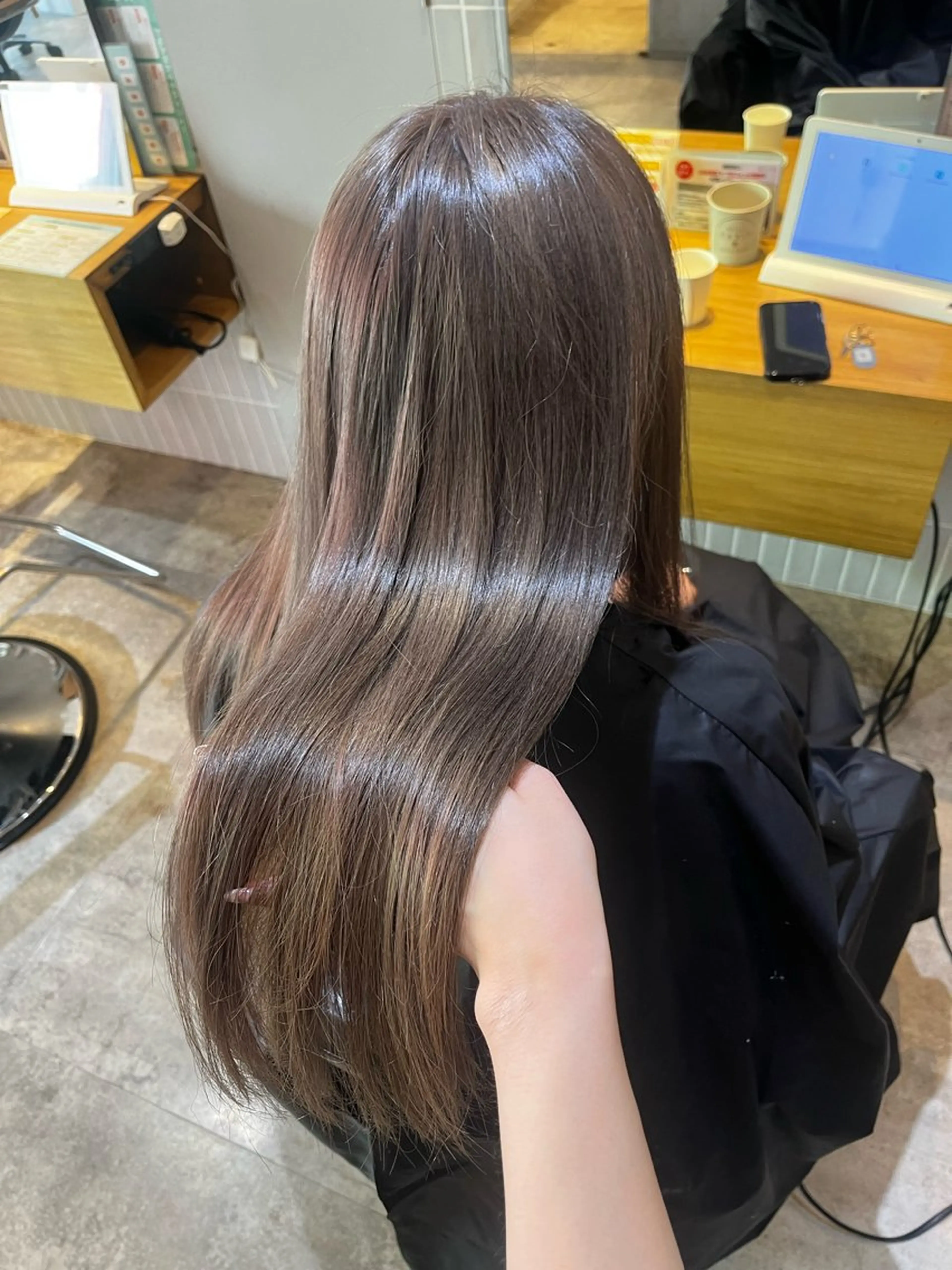 ロング カラー ベージュカラー ブリーチ 透明感カラー ダブルカラー グレージュ カット ヘアカラー トリートメント ラフィスヘアードープ所属・👑髪質改善wカラー /ハイトーン/アユカのヘアスタイル