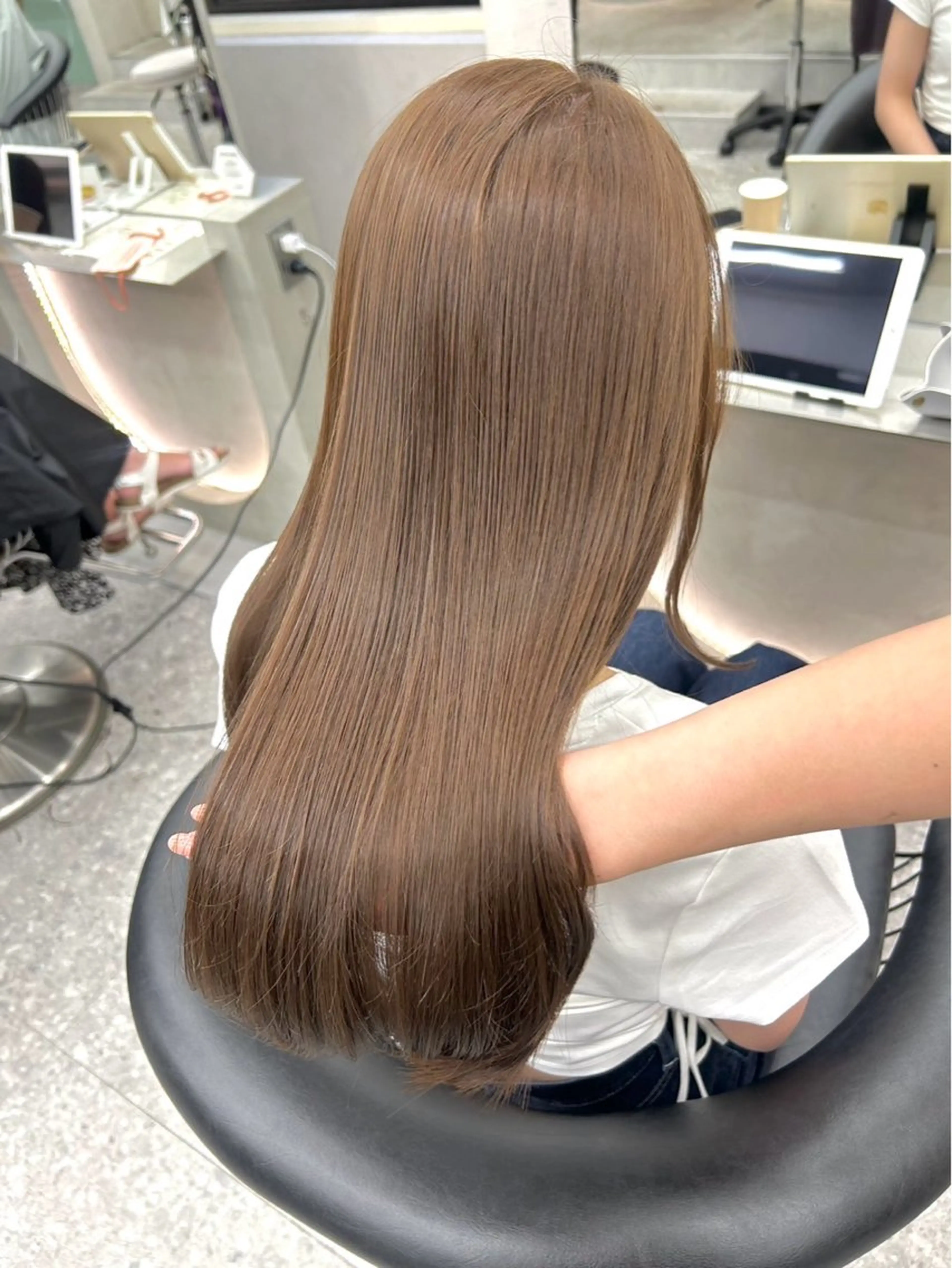 ロング カラー ブリーチ ブラウンカラー 透明感カラー ダブルカラー ハイトーンカラー ヘアカラー トリートメント MOMOHA/ 🍑レイヤーカットのヘアスタイル