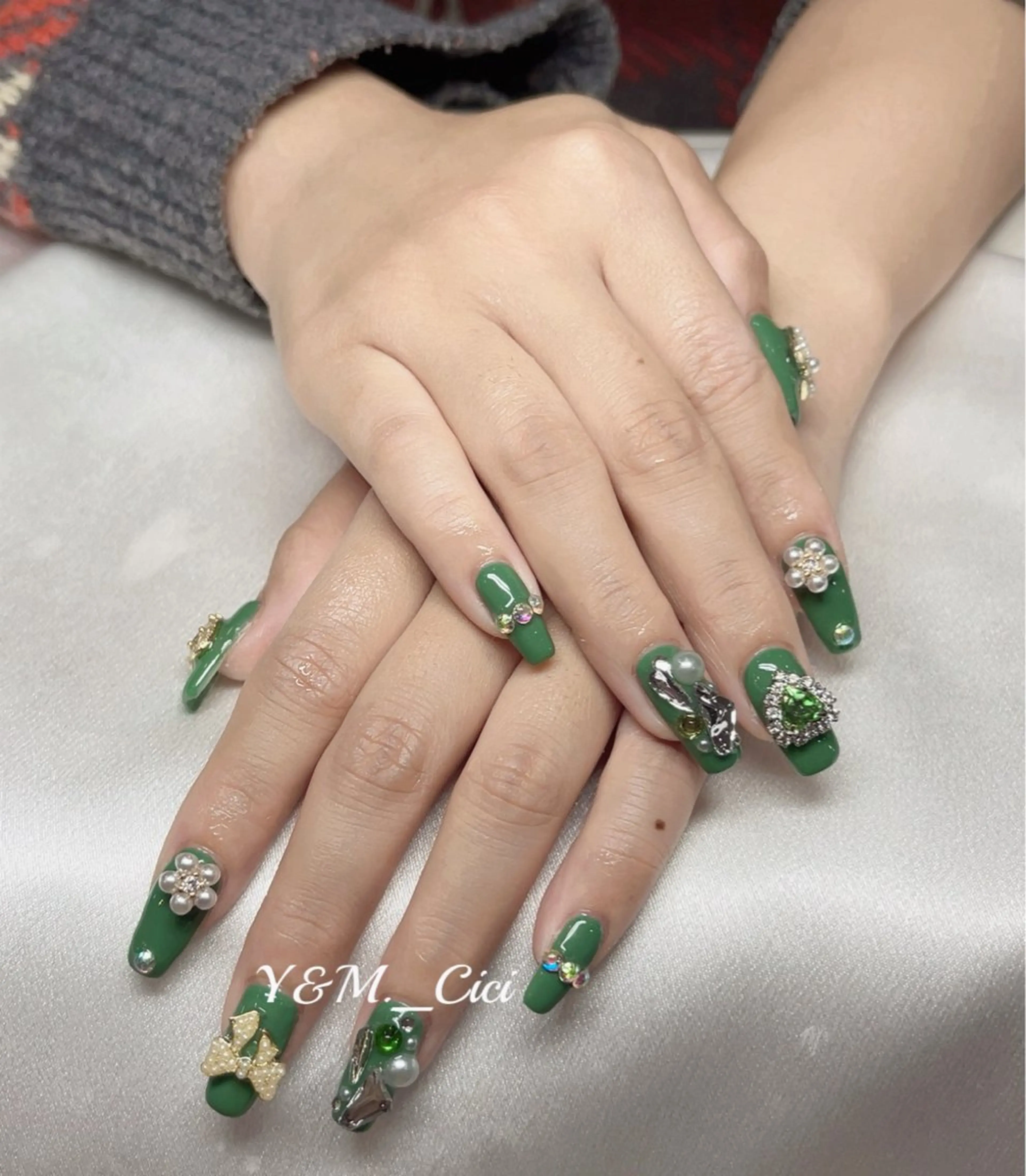 ネイル Ui_Amor (パラジェル)のネイルデザイン