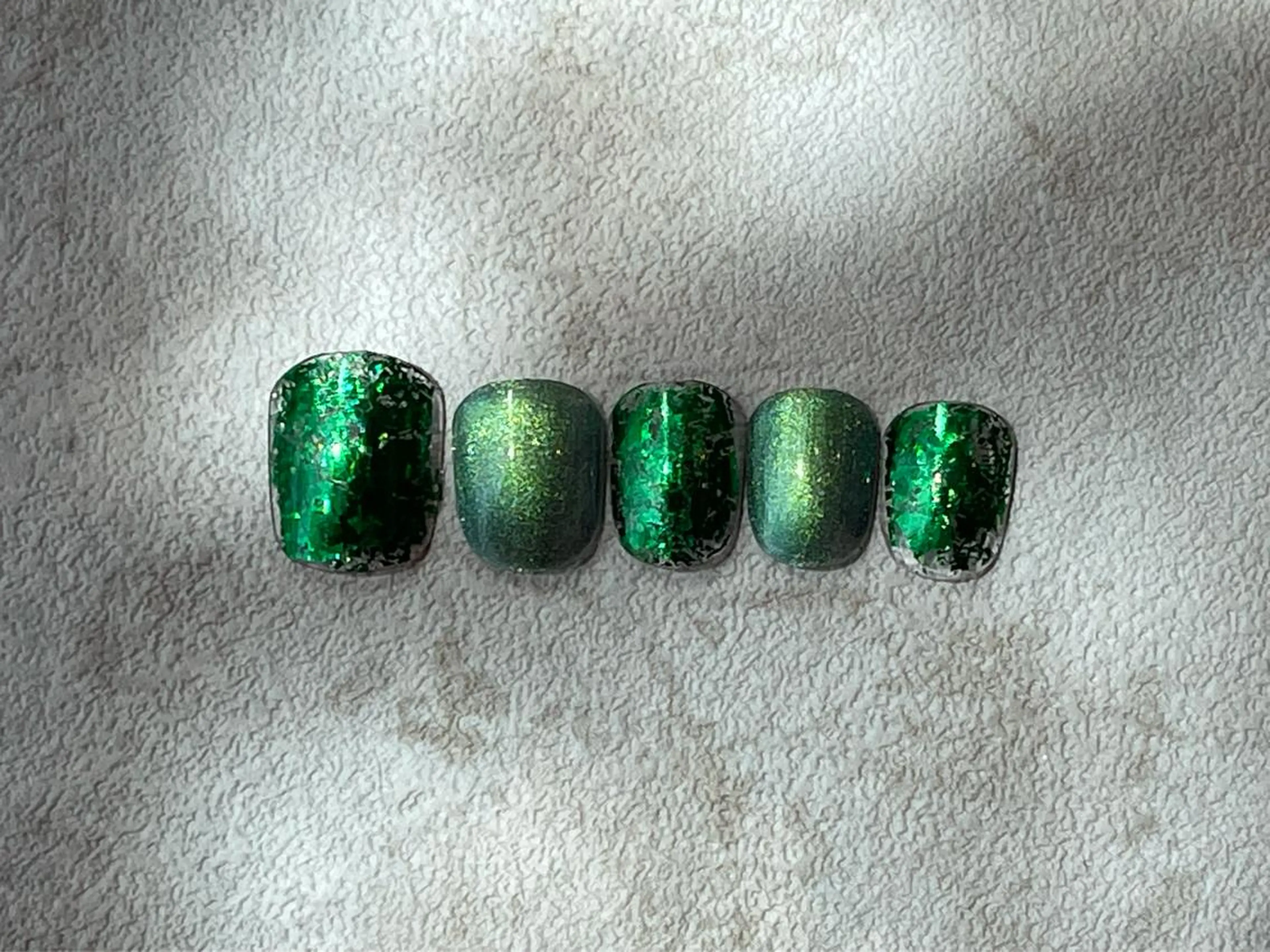 ネイル グリーン マグネットネイル Nail Katoのネイルデザイン