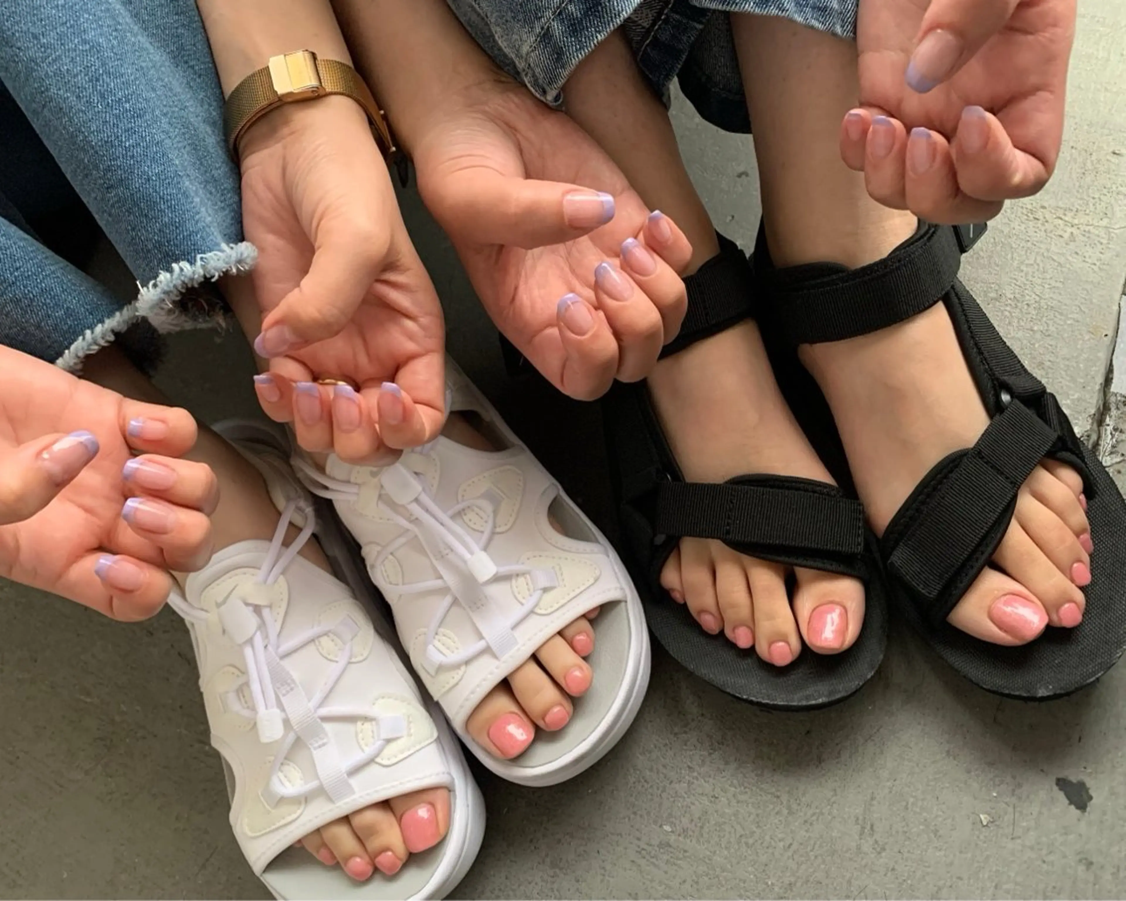 【学割U24🔰オフなし平日限定🍀パラジェル使用】HANDフレンチ💅FOOTワンカラー🐾の写真