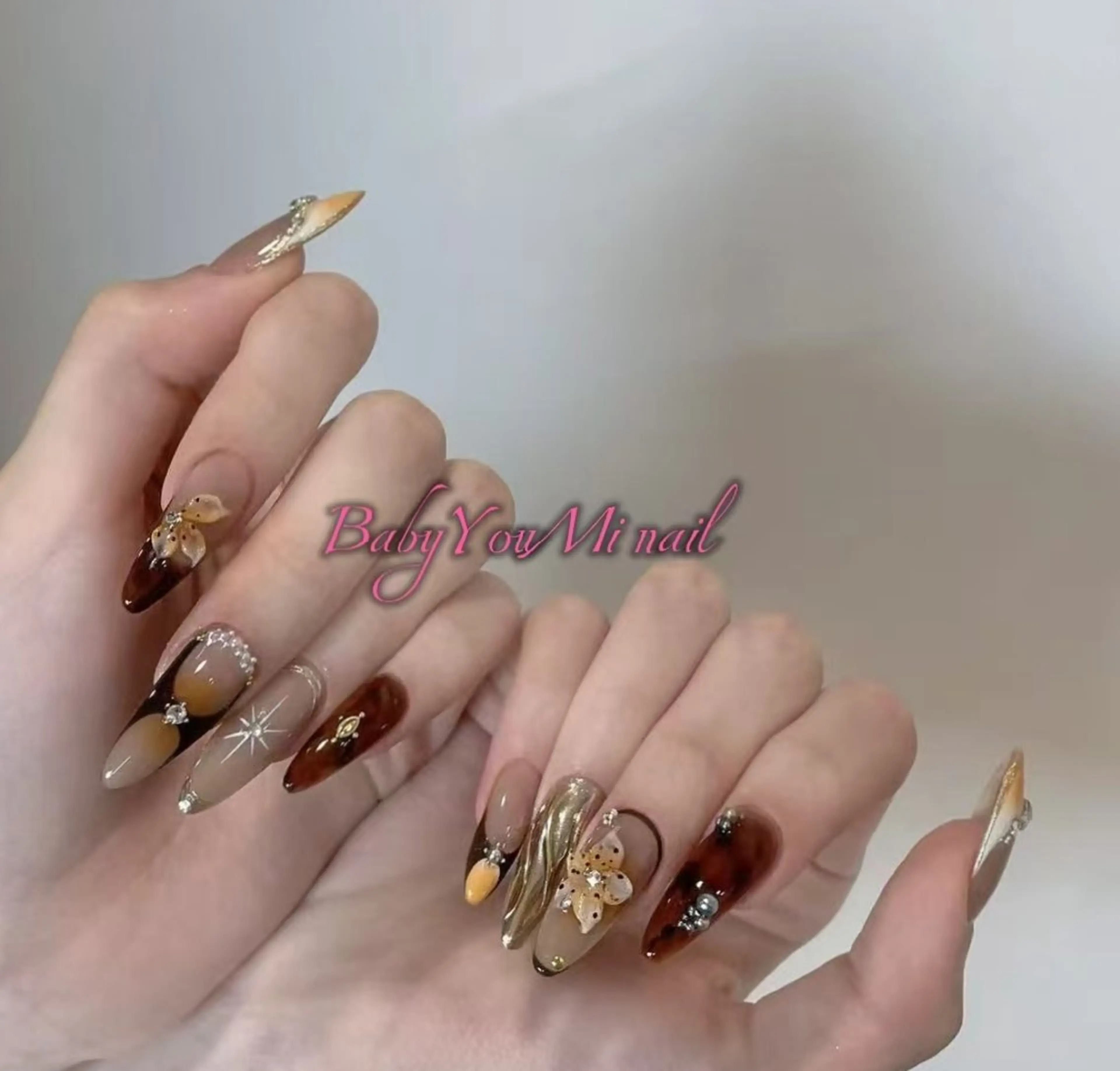 ネイル オーロラネイル フラワーネイル フットネイル フレンチネイル ジェルネイル ハンドネイル Oomiya 服部のネイルデザイン