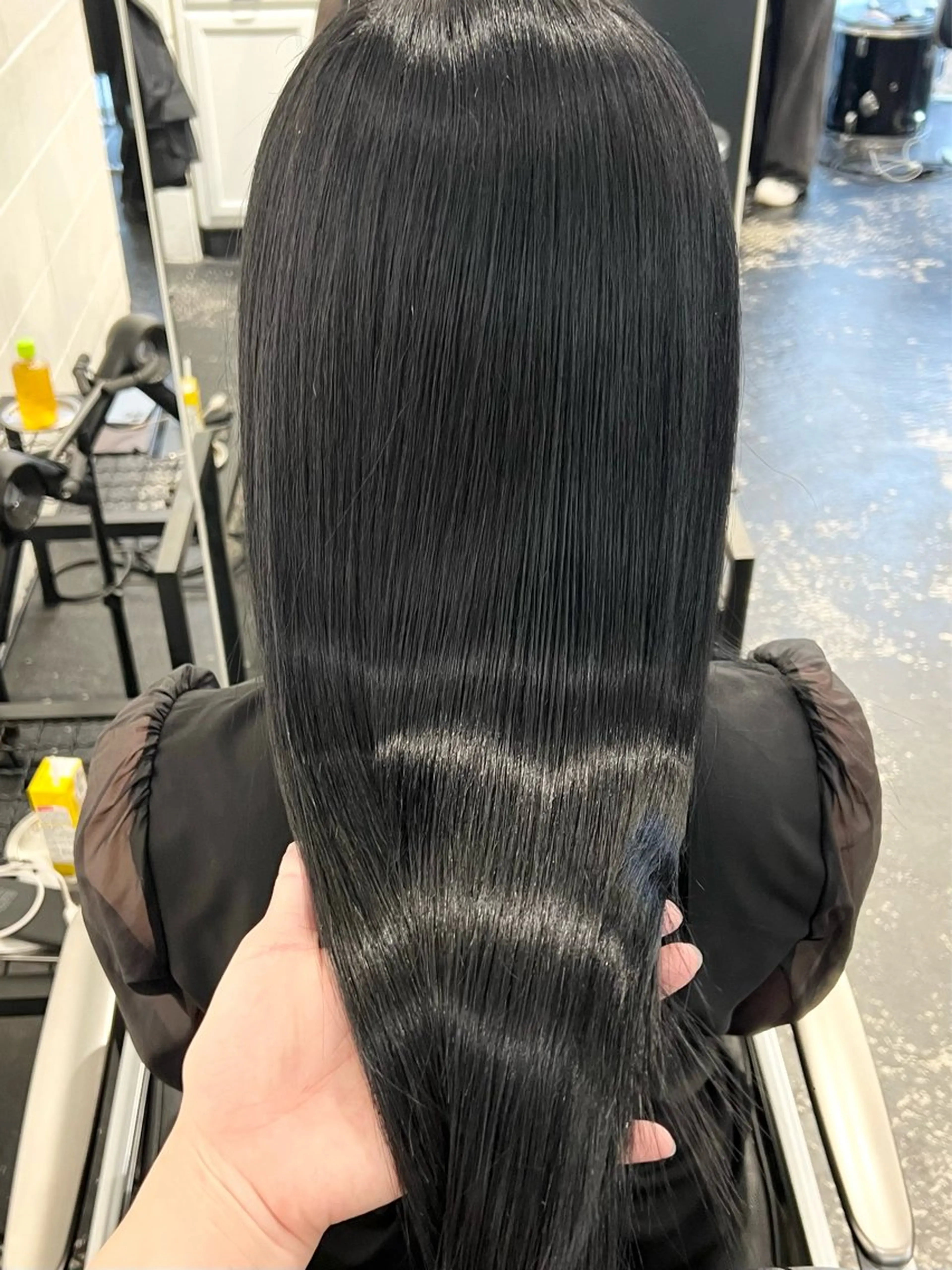 セミロング カラー 黒髪 ブルーカラー ブルーブラック カット ヘアカラー トリートメント HARU//原宿🤍 リピート率NO.1のヘアスタイル