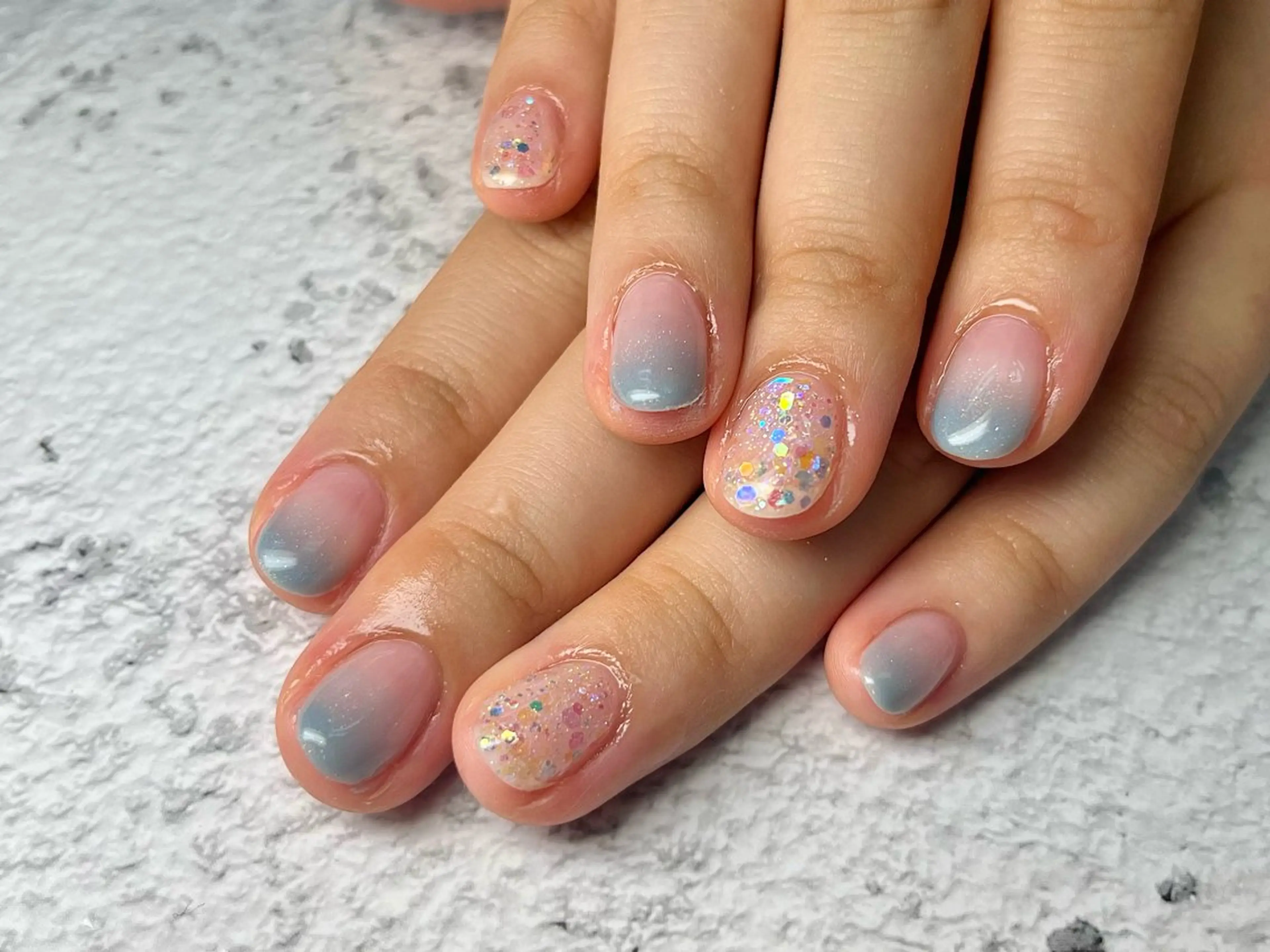 ネイル ブルー グラデーション ホログラムネイル キラキラネイル ラメ(グリッター) Queen nail 北堀江 ASUKAのネイルデザイン