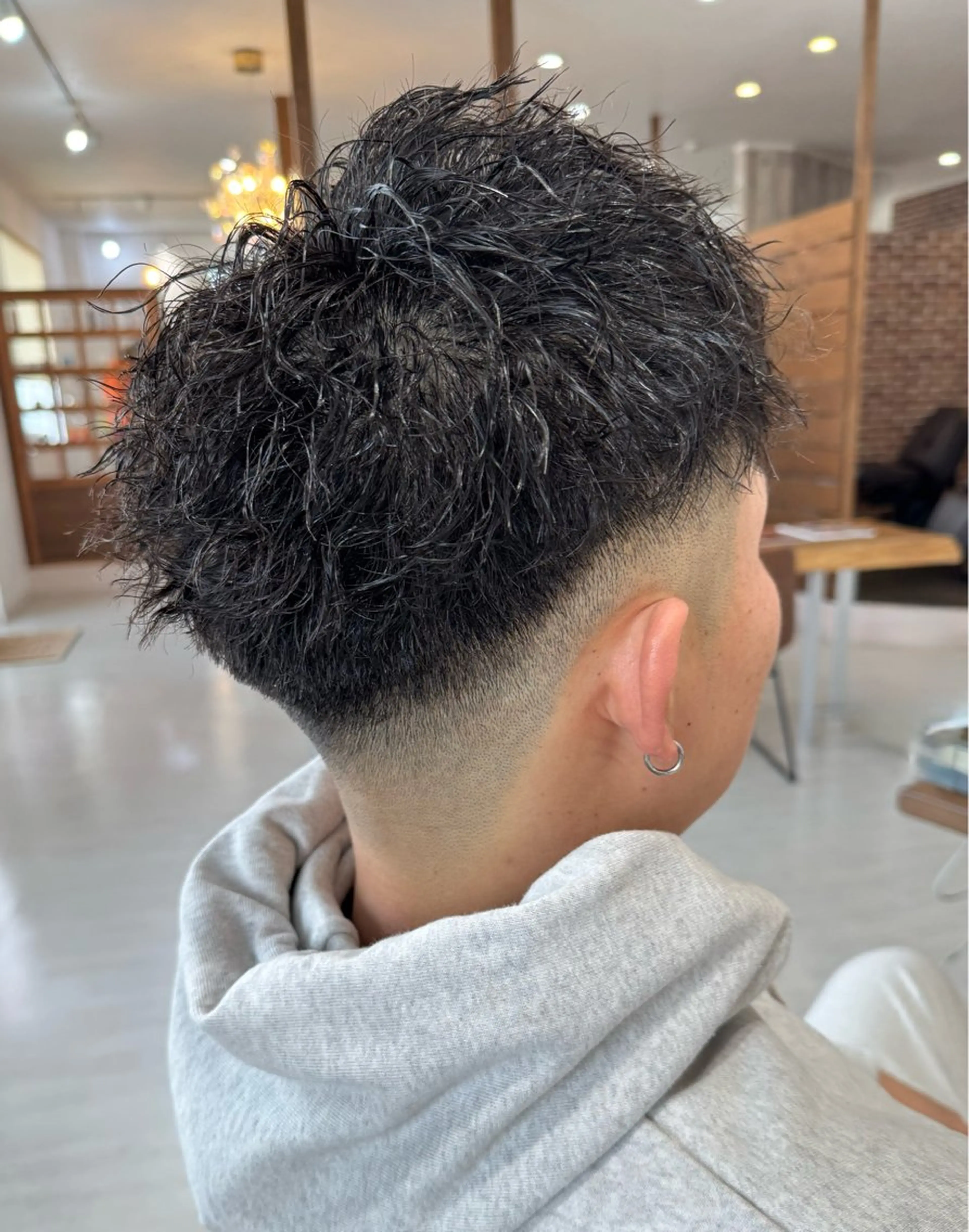 パーマ メンズ フェードカット スキンフェード カット ヘッドスパ Salon de Qualia(サロンドクオリア)所属・杉下　涼/ハイトーン /髪質改善/パーマのヘアスタイル