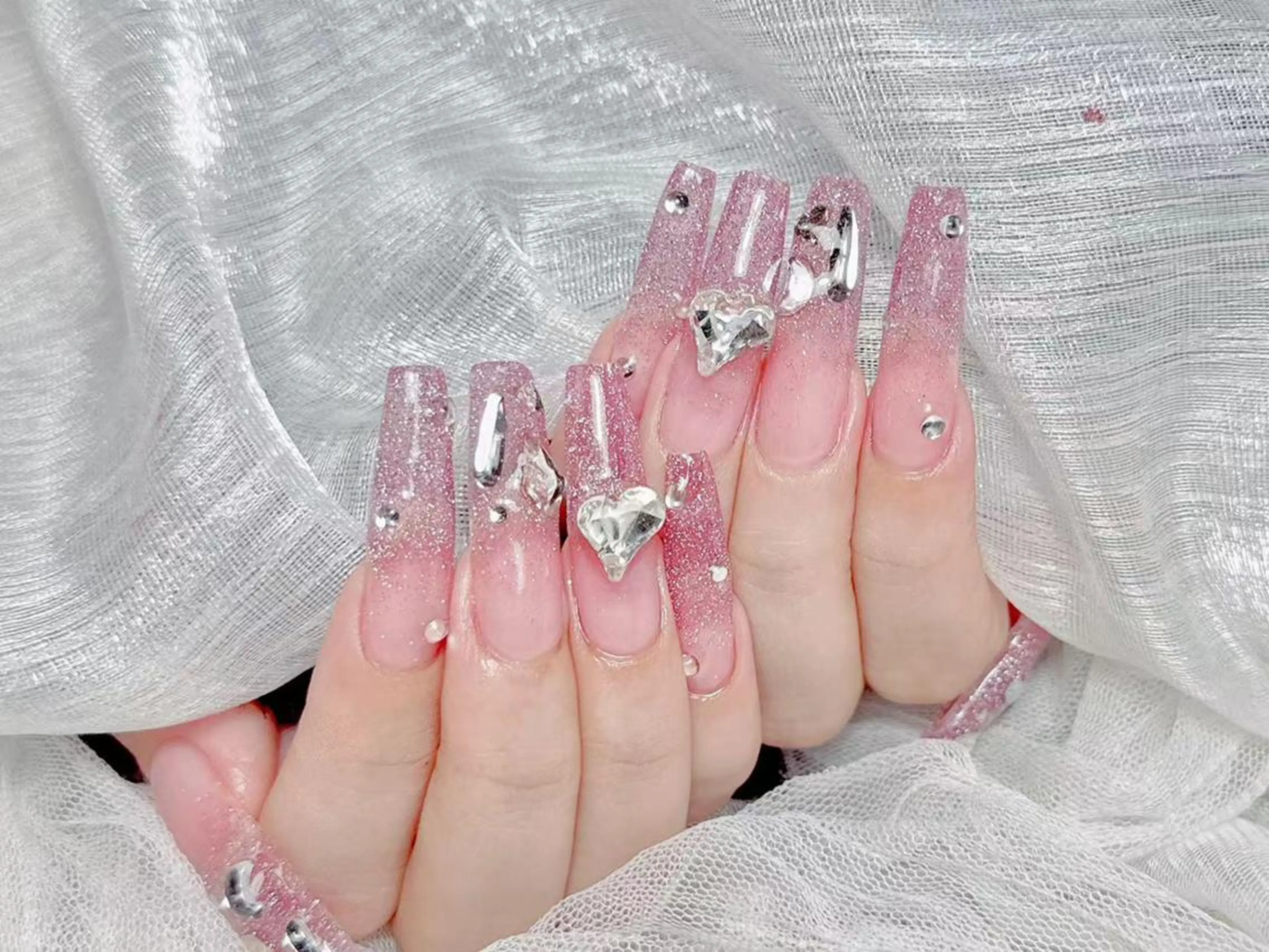 ネイル アートネイル オーロラネイル チークネイル 成人式 長さ出し ナユキNA.YUKI 渋谷店のネイルデザイン