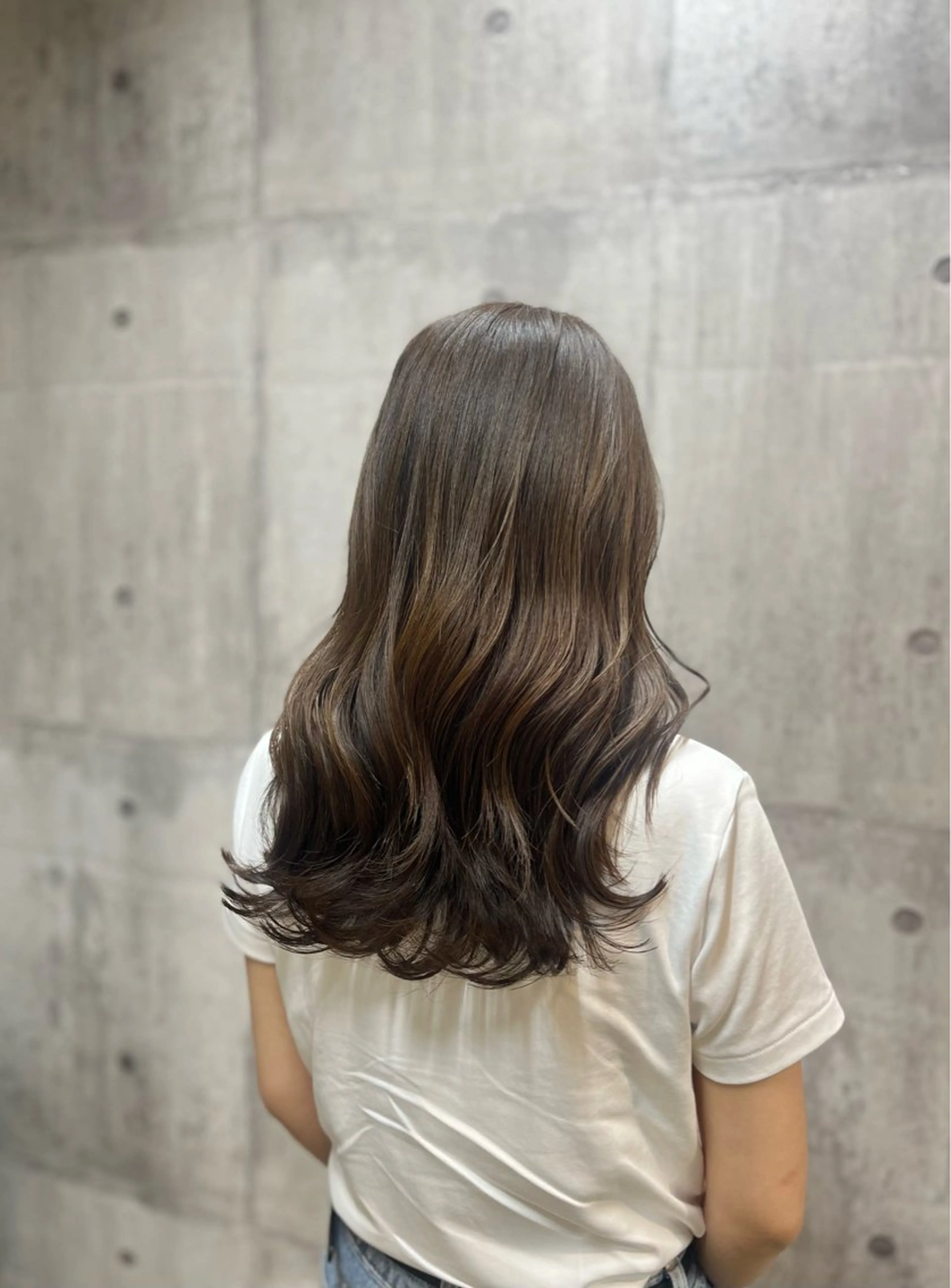 セミロング カラー 艶髪🌈ムラカミ サキのヘアスタイル