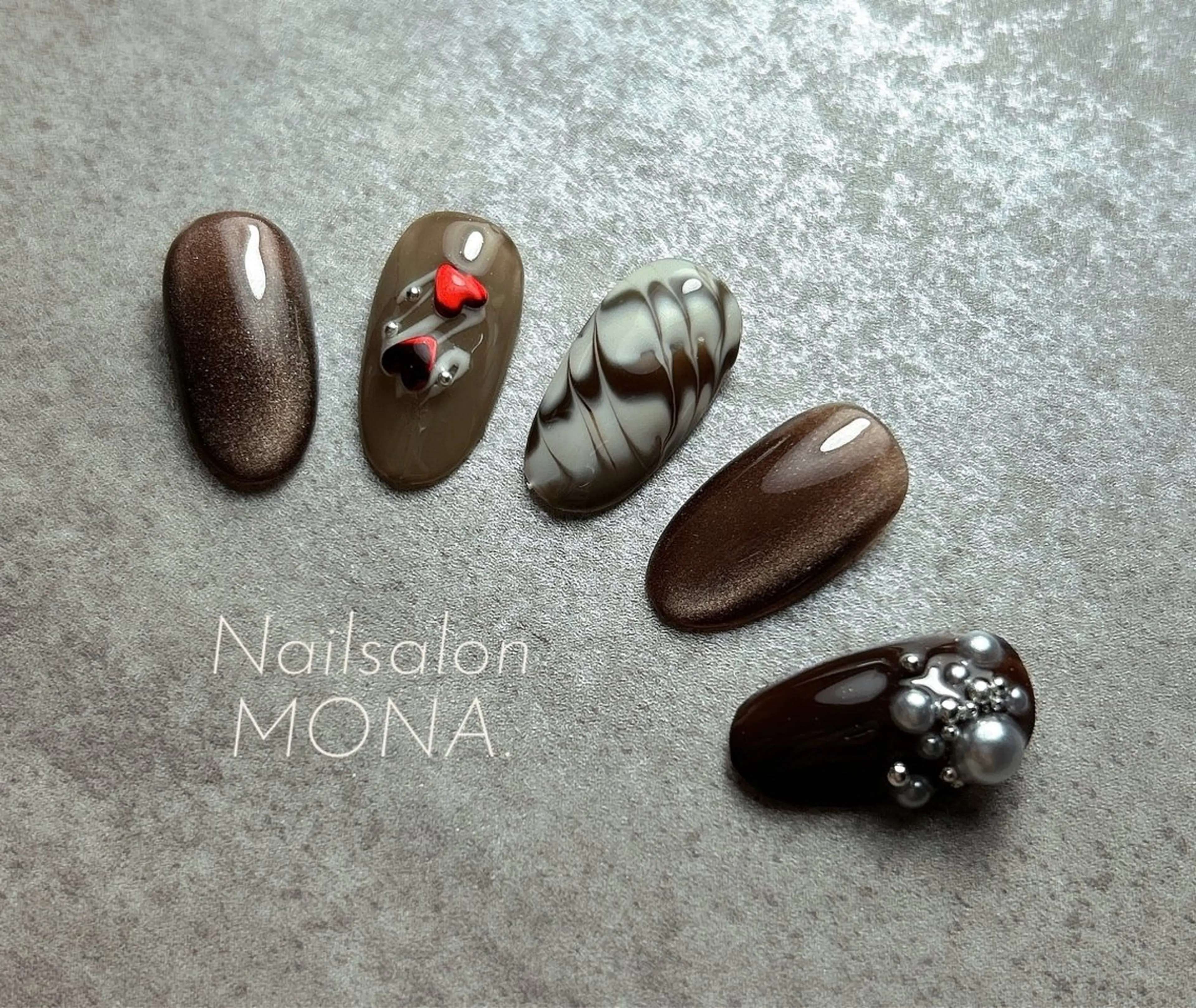 ネイル マグネットネイル バレンタイン ハンドネイル Nailsalon MONA.のネイルデザイン