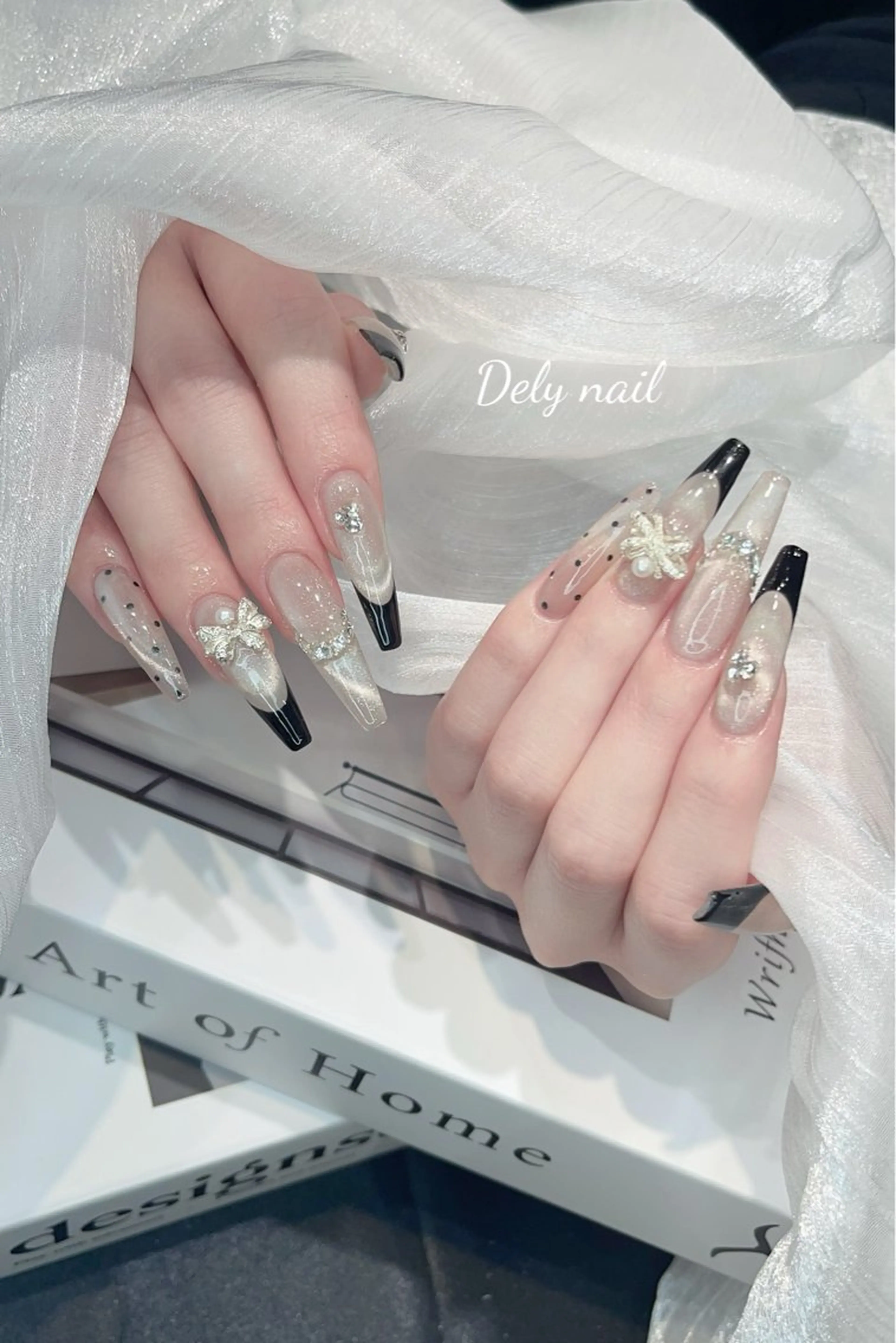 ネイル フレンチネイル ガラスフレンチ 韓国ネイル ニュアンスネイル ネイルチップ DELY_NAIL所属・Dely Nailのネイルデザイン