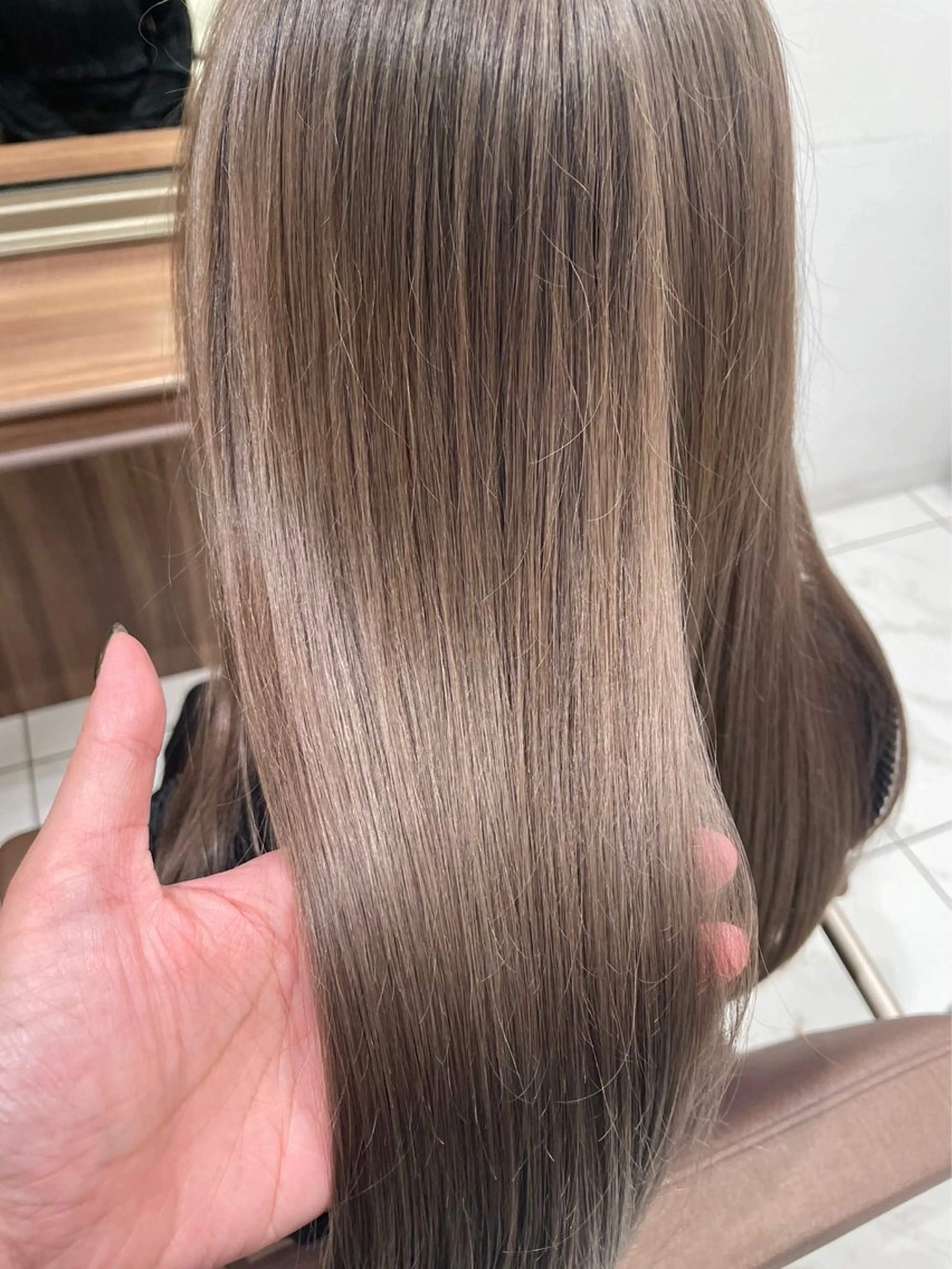 ロング カット ヘアカラー 長田 有加のヘアスタイル