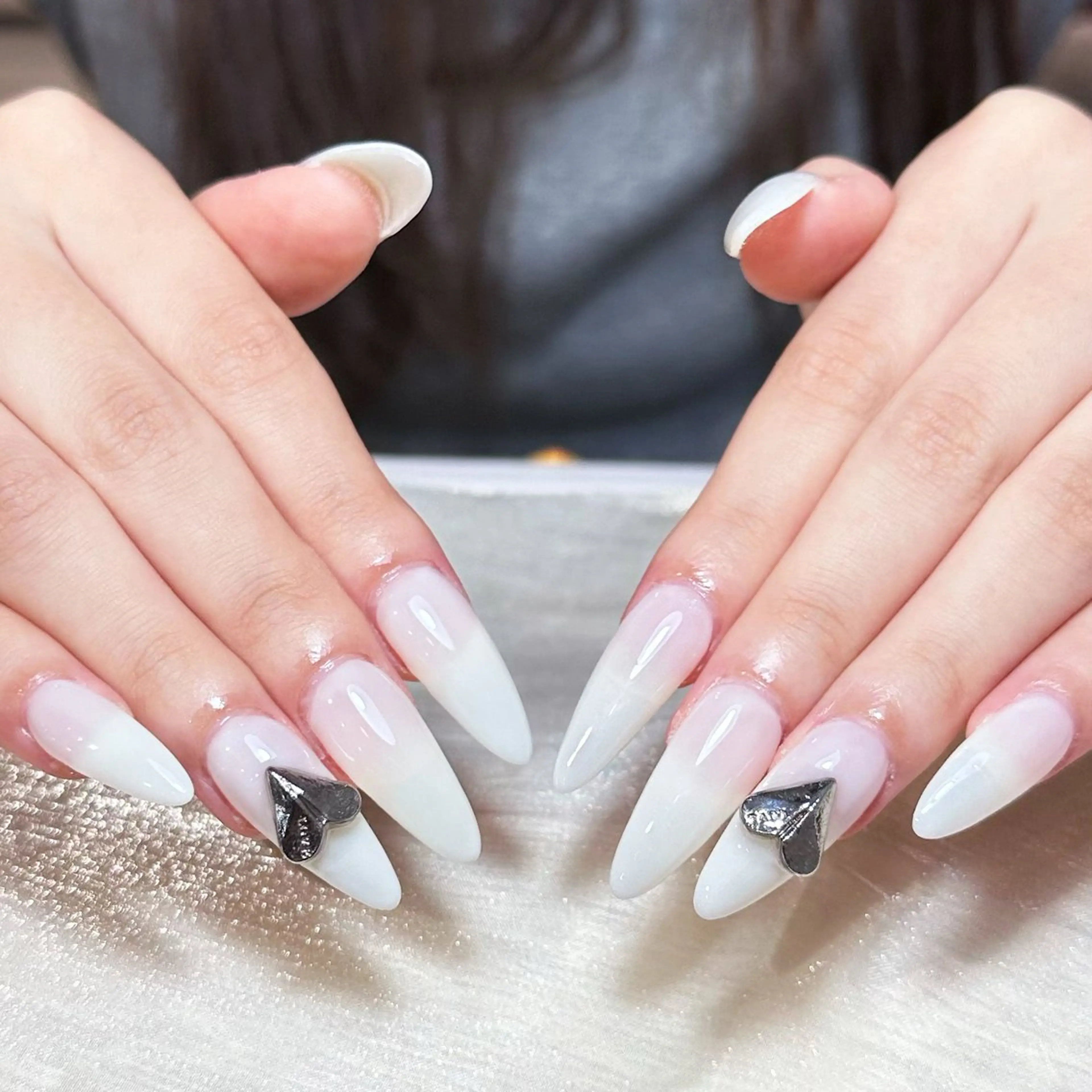 ネイル アートネイル オーロラネイル ガーリー キラキラネイル 韓国ネイル ハンドネイル ハンドケア DEMAIN- 🌸のネイルデザイン