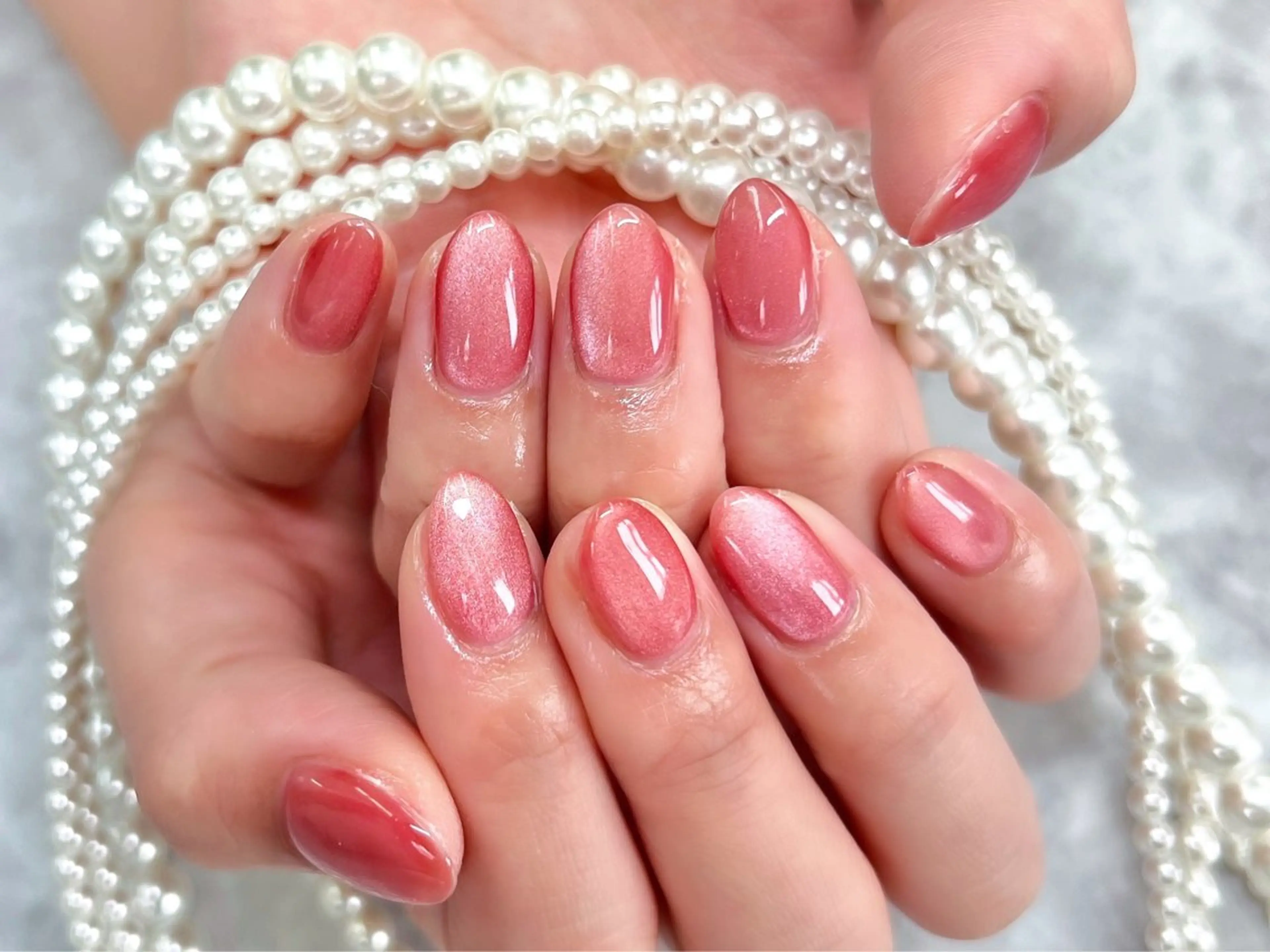 【★オフあり】ちゅるんマグネットネイル💅 お好きなカラー2色まで選べます🌟の写真